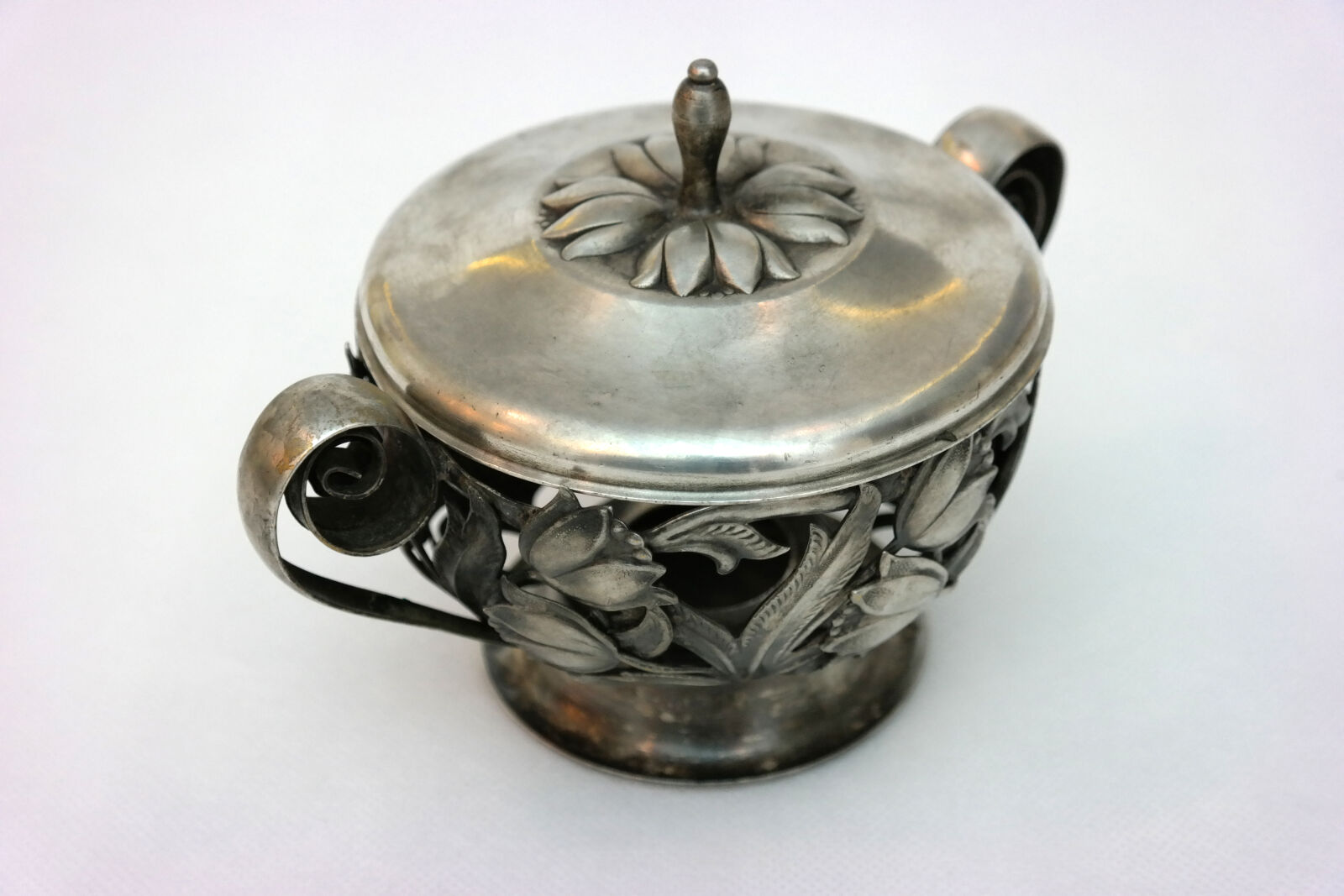Samsung NX300 sample photo. Antique, silver photography