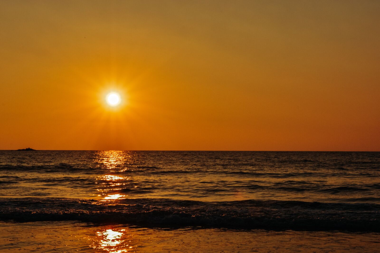 Nikon D5200 sample photo. Sunshine, beach, sunset photography
