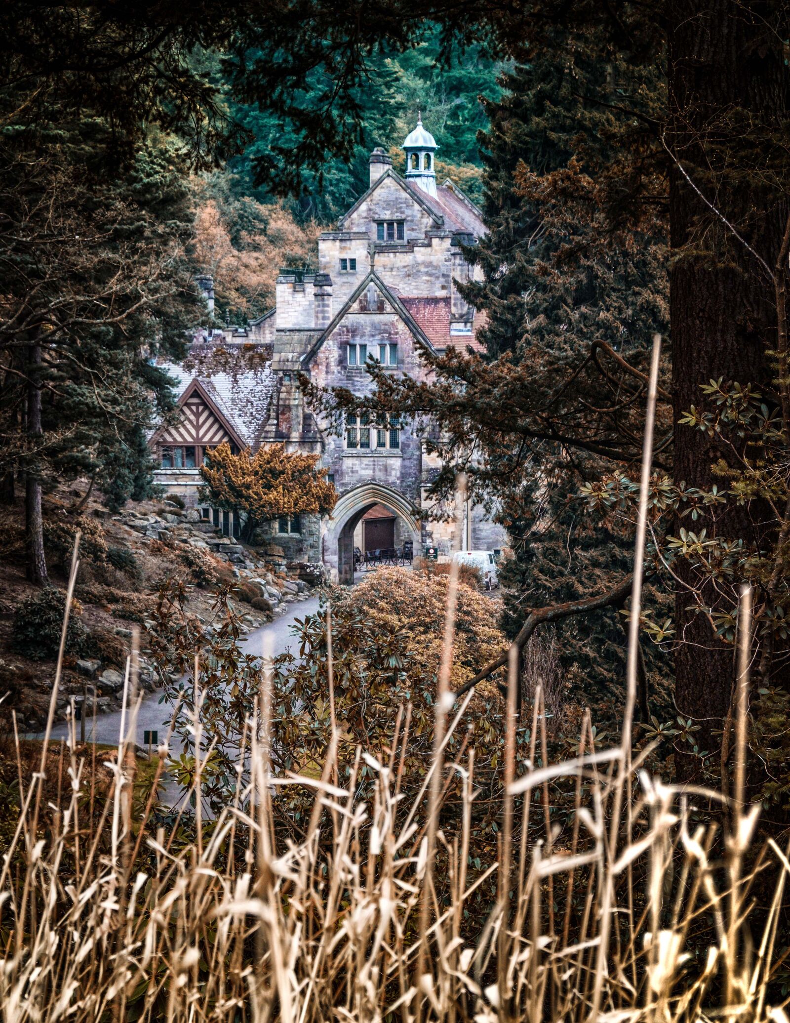 Fujifilm XF 18-55mm F2.8-4 R LM OIS sample photo. Country, house, building photography