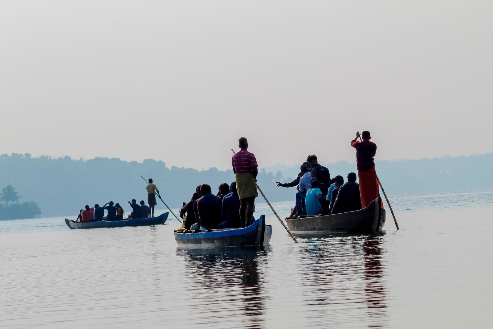 Canon EOS 1300D (EOS Rebel T6 / EOS Kiss X80) sample photo. Canoe, people, adventure photography