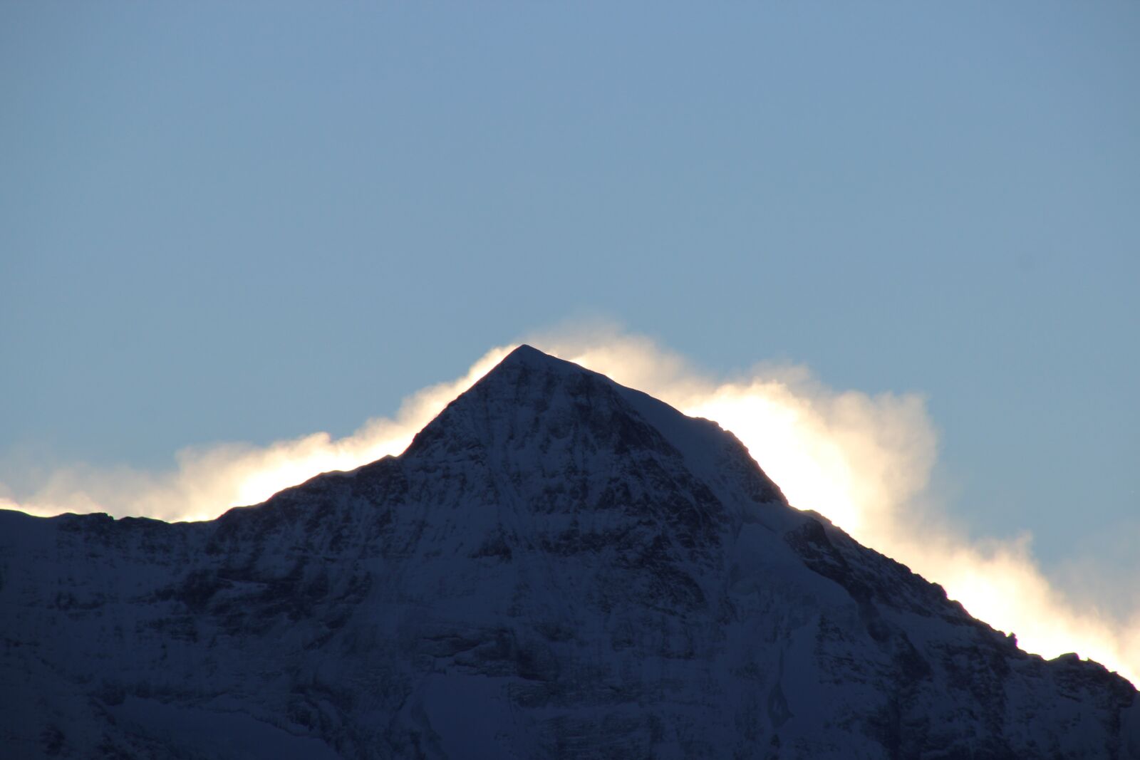 Canon EOS 600D (Rebel EOS T3i / EOS Kiss X5) sample photo. Mountain, wind, nature photography