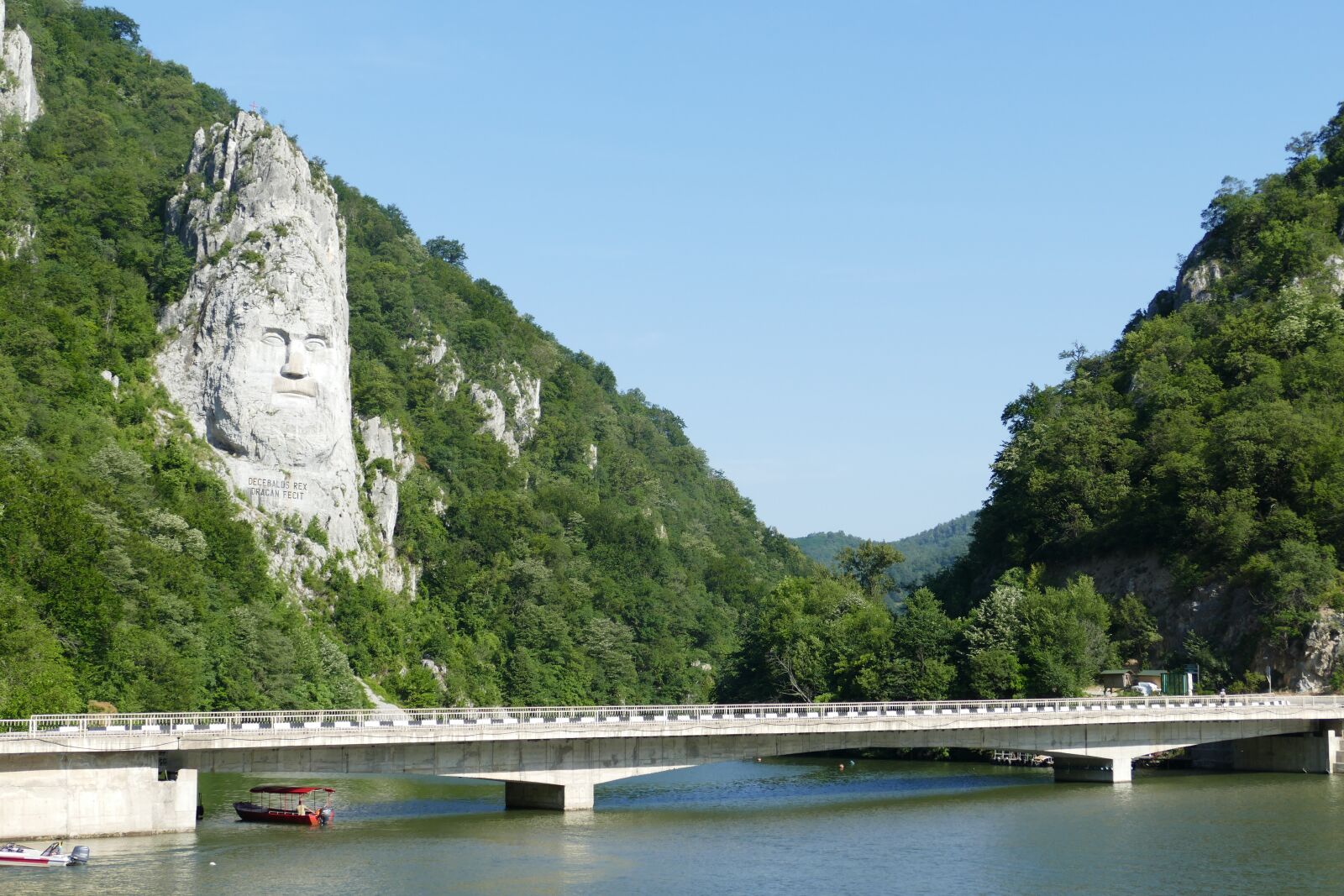 Panasonic Lumix DMC-FZ1000 sample photo. Danube, river, serbia photography