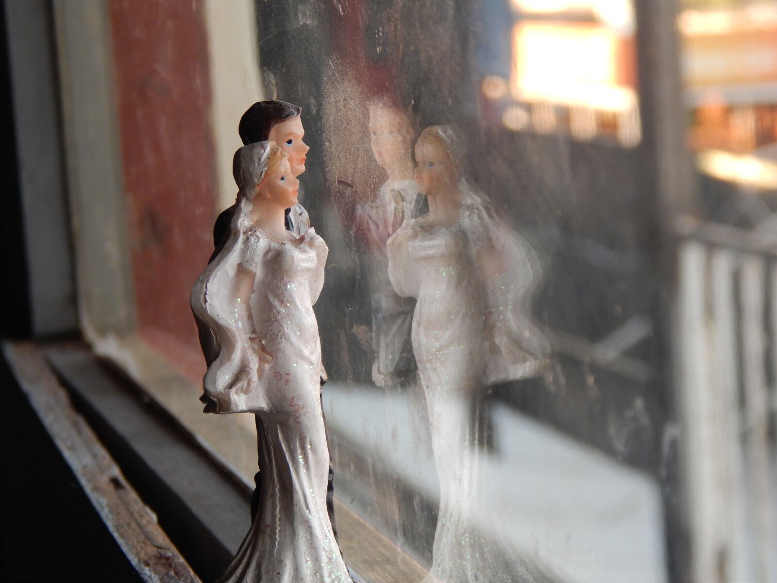 Nikon Coolpix L820 sample photo. Wedding cake dolls, scenery photography