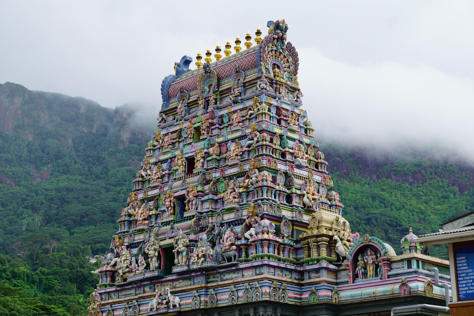 Sony ILCA-77M2 + Sony DT 16-50mm F2.8 SSM sample photo. Temple, seychelles, india photography