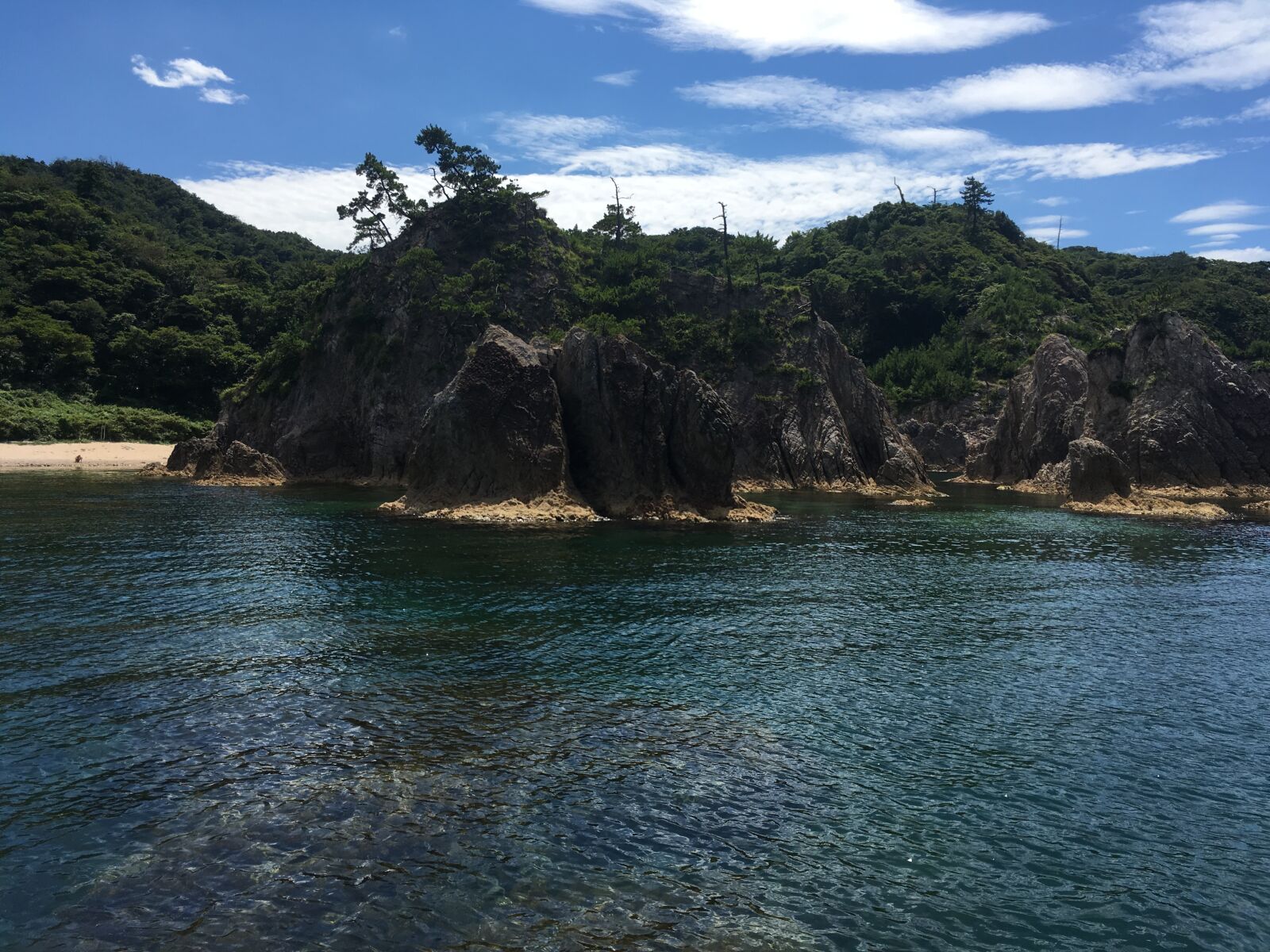 iPhone SE back camera 4.15mm f/2.2 sample photo. Sea, beautiful, blue photography