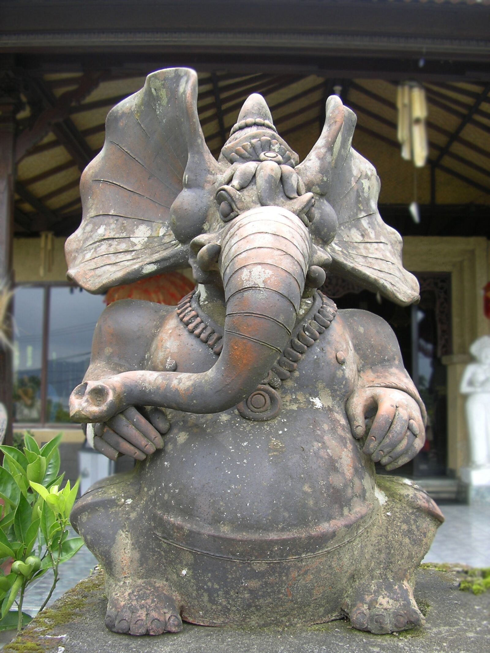 Pentax OPTIO 30 sample photo. Elephant statue, elephant stone photography