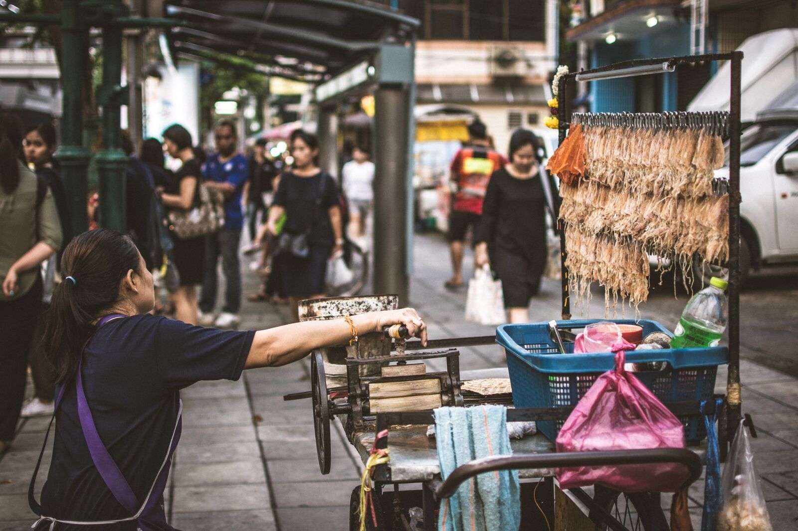 Nikon D7100 sample photo. Hawker, squid grill, street photography