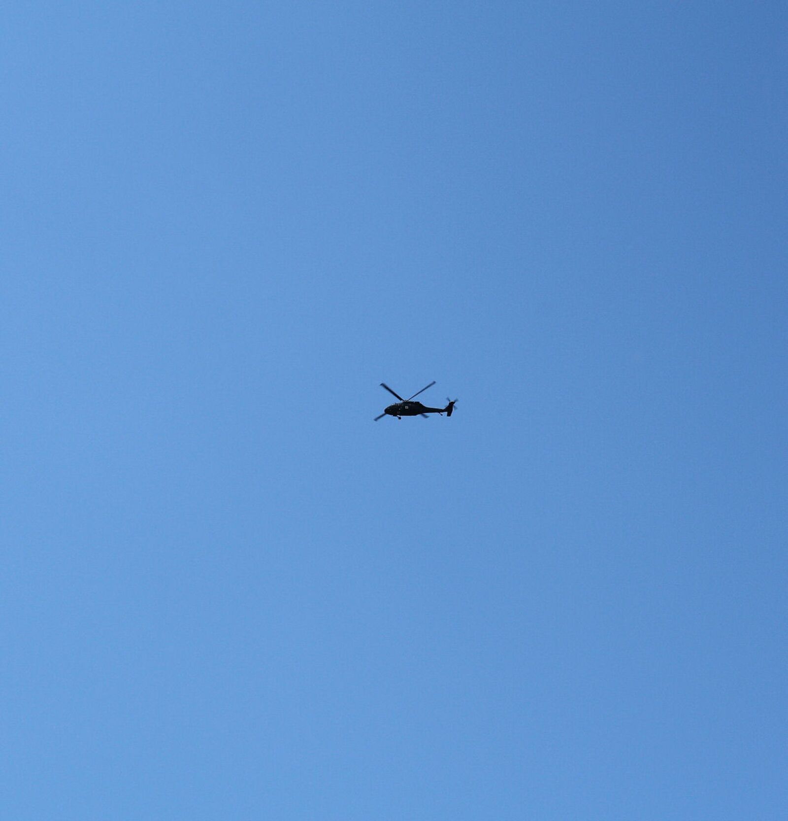 Canon EOS 1000D (EOS Digital Rebel XS / EOS Kiss F) sample photo. Objects, people, symbols photography
