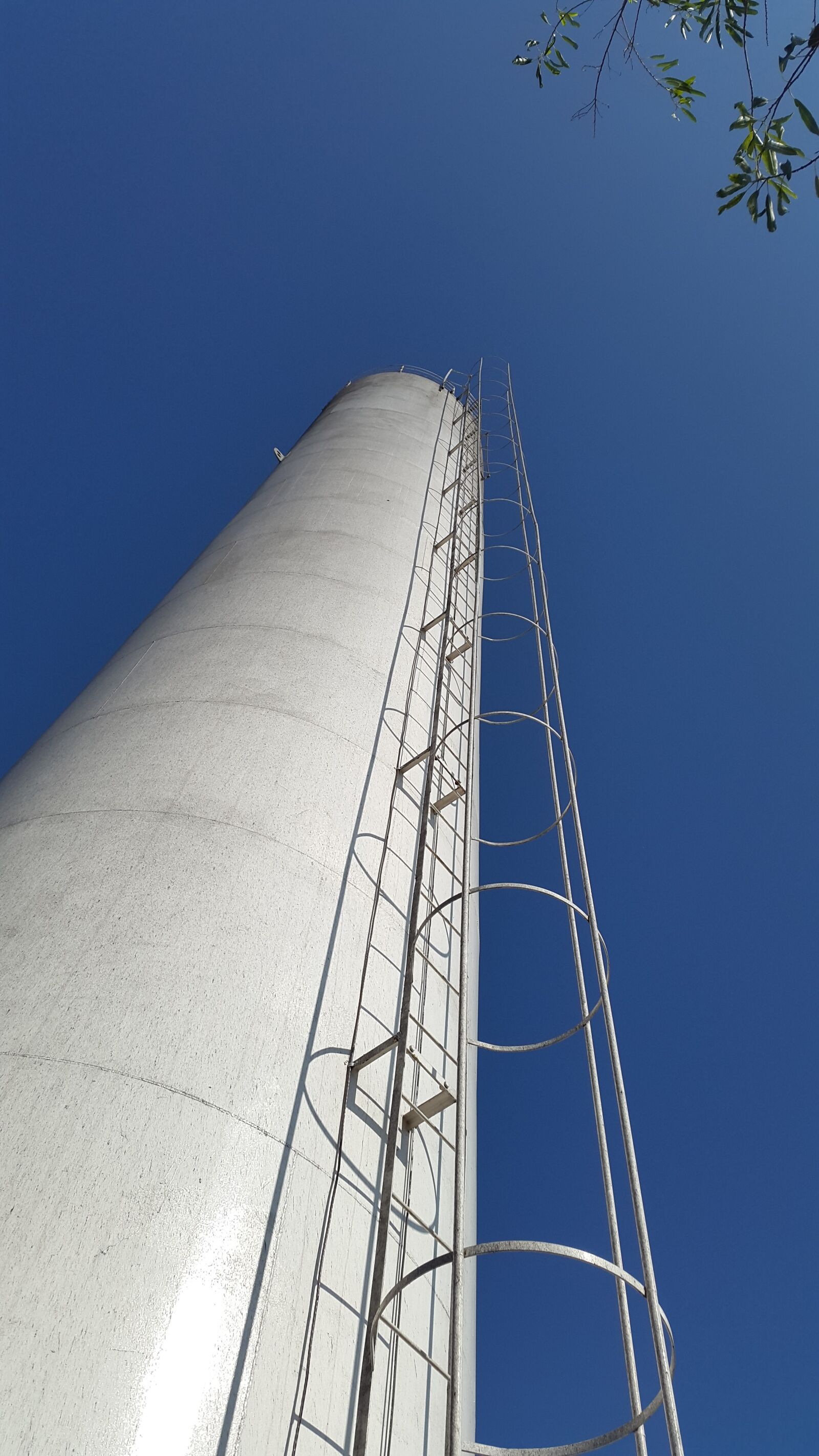 Samsung Galaxy S5 sample photo. Tower, antenna, water photography