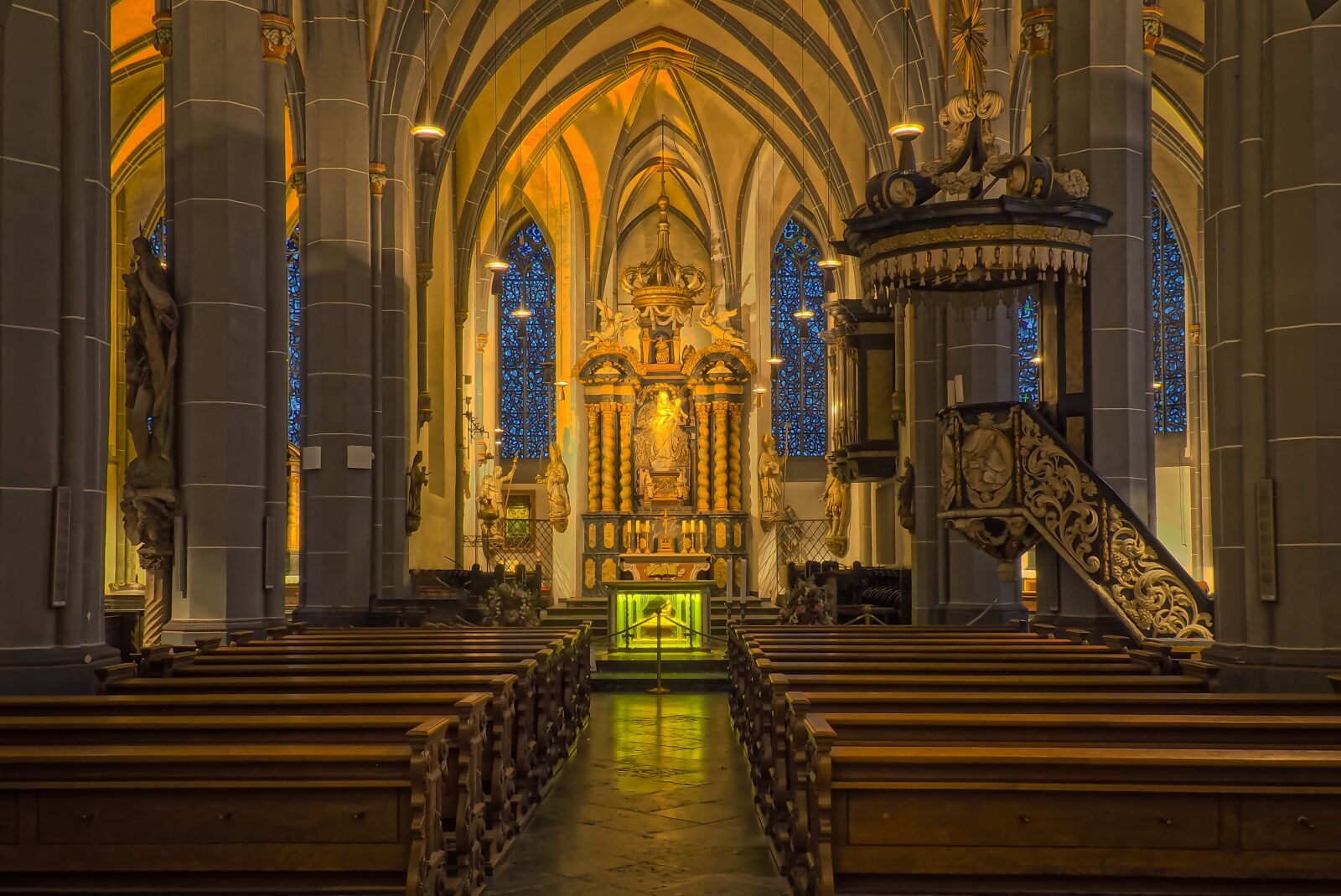 Olympus OM-D E-M10 sample photo. Church, architecture, building photography
