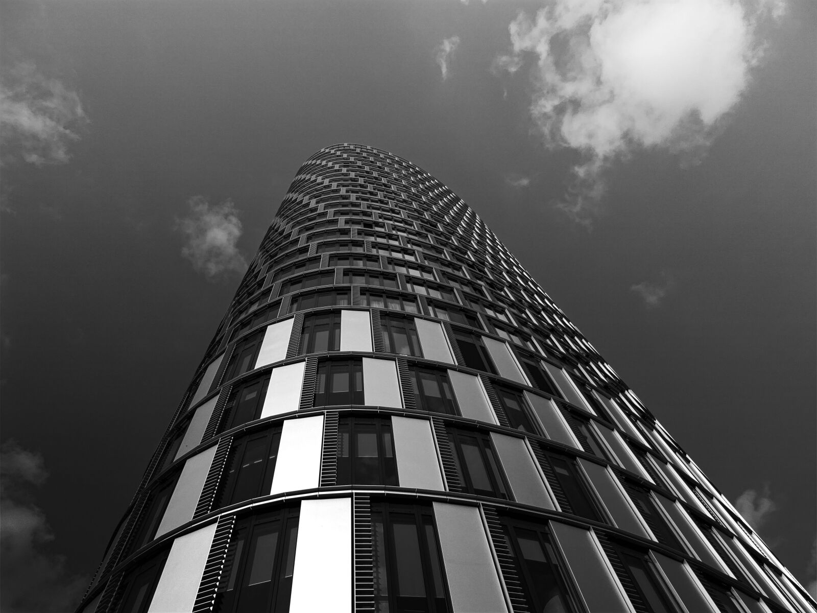 Sony DSC-HX60 sample photo. Black, and, white, building photography