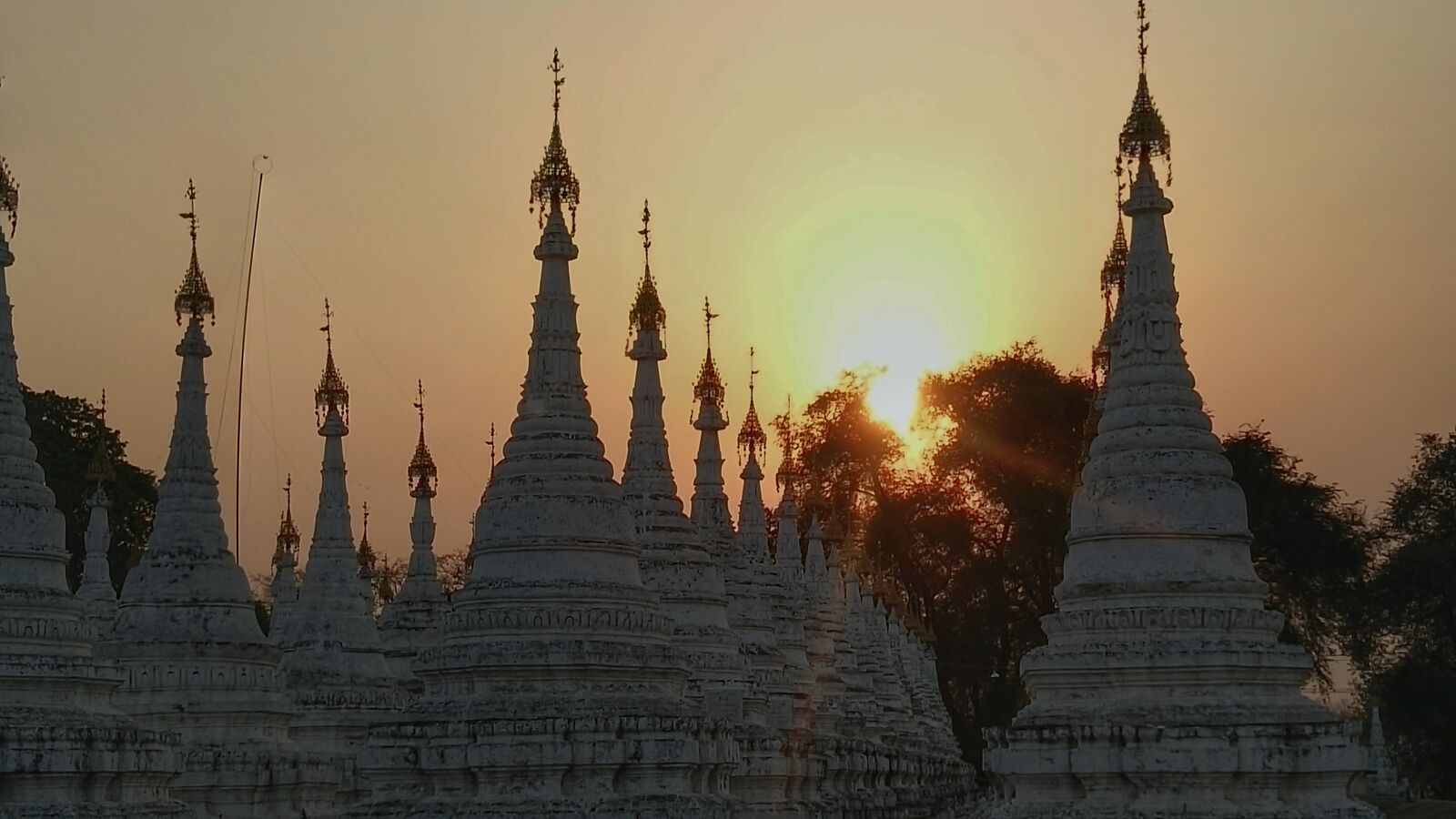 OPPO R7 Plusf sample photo. Sunset, temple, mandalay photography