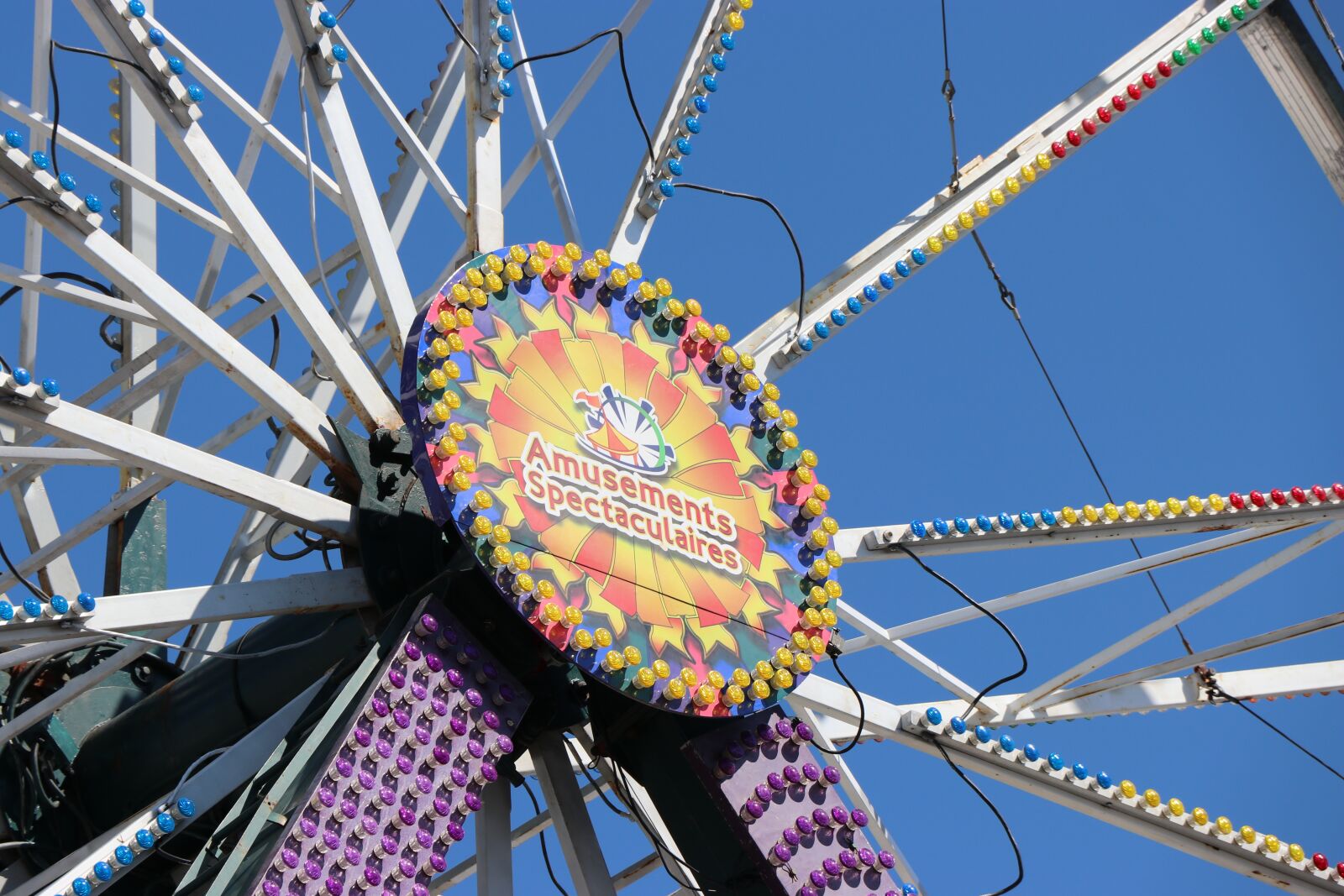 Canon EOS 80D sample photo. Manege, fair, ferris wheel photography