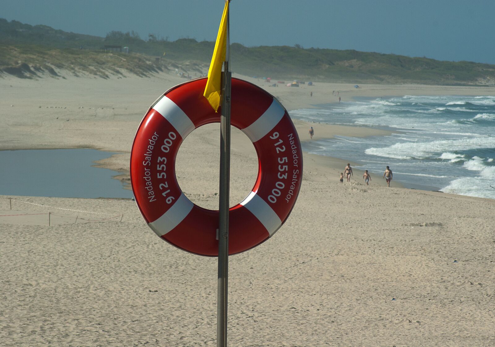 Tamron AF 70-300mm F4-5.6 Di LD Macro sample photo. Buoy, rescue, beach photography