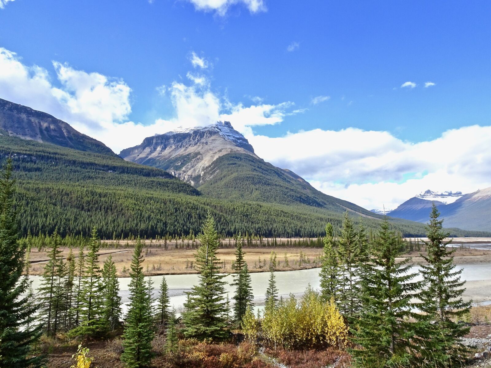 Sony Cyber-shot DSC-HX90V sample photo. Mountains, rockies, landscape photography