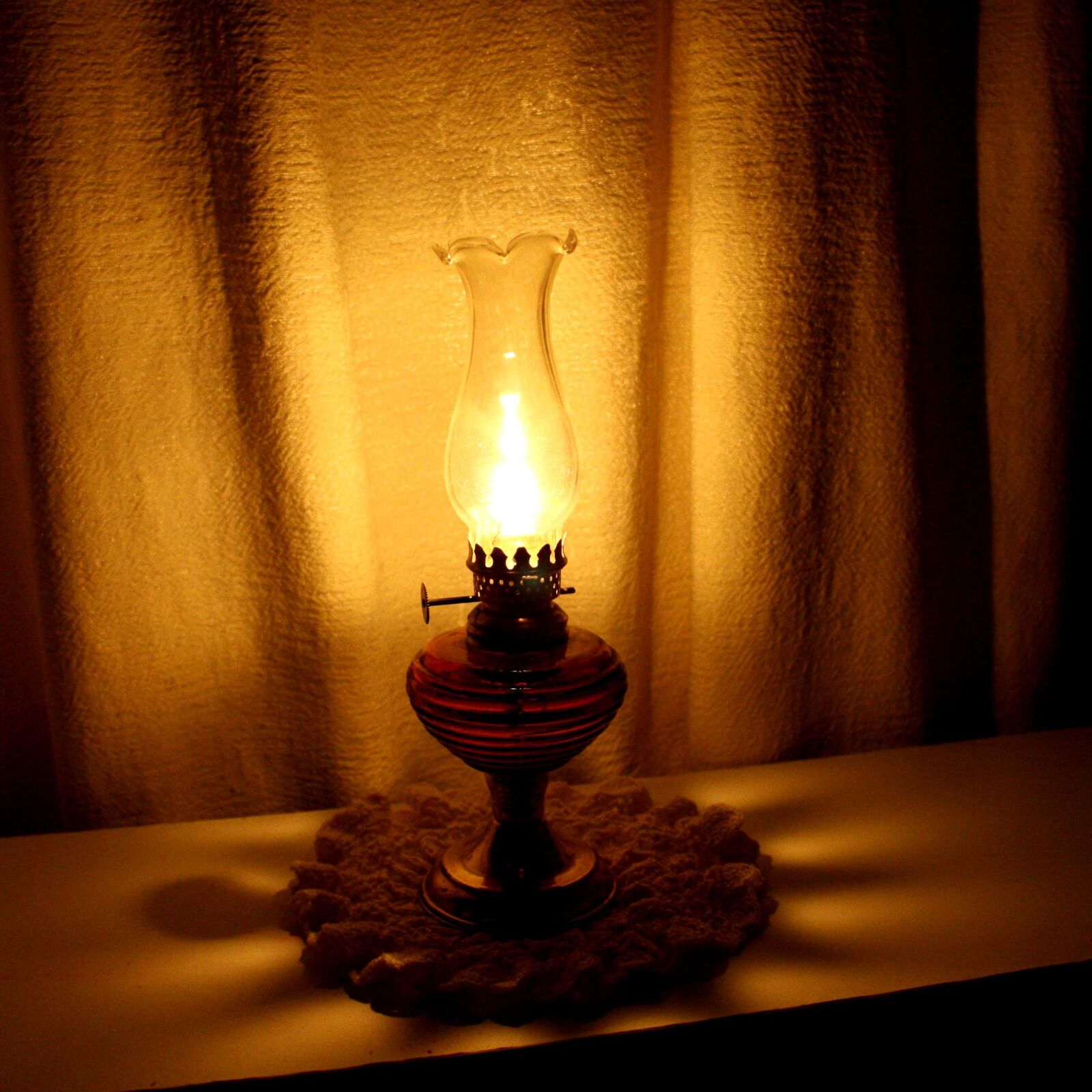 f/3.5-5.6 IS sample photo. Burning, oil lamp photography