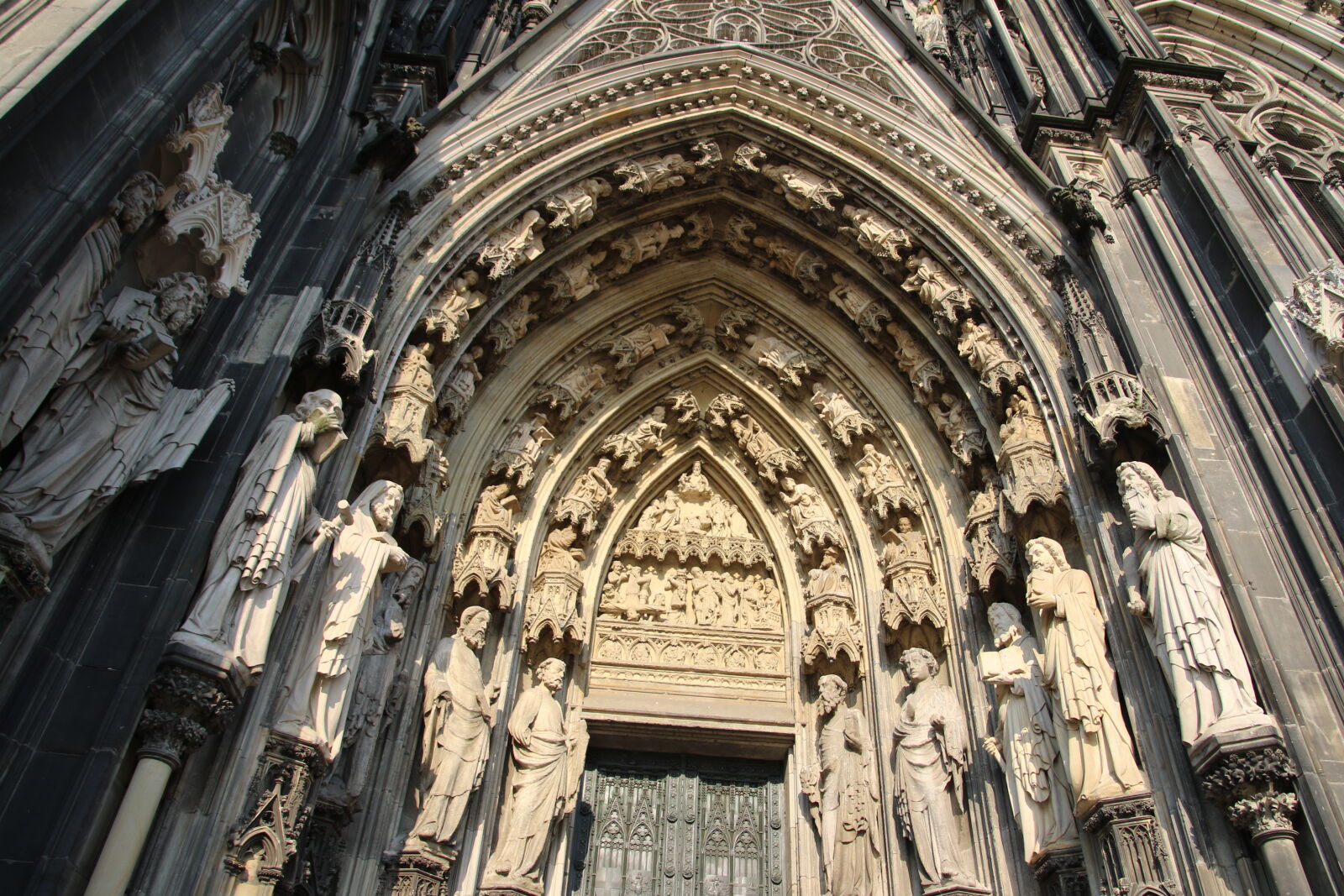 Canon EOS 7D Mark II sample photo. Christ, church, cologne, cathedral photography