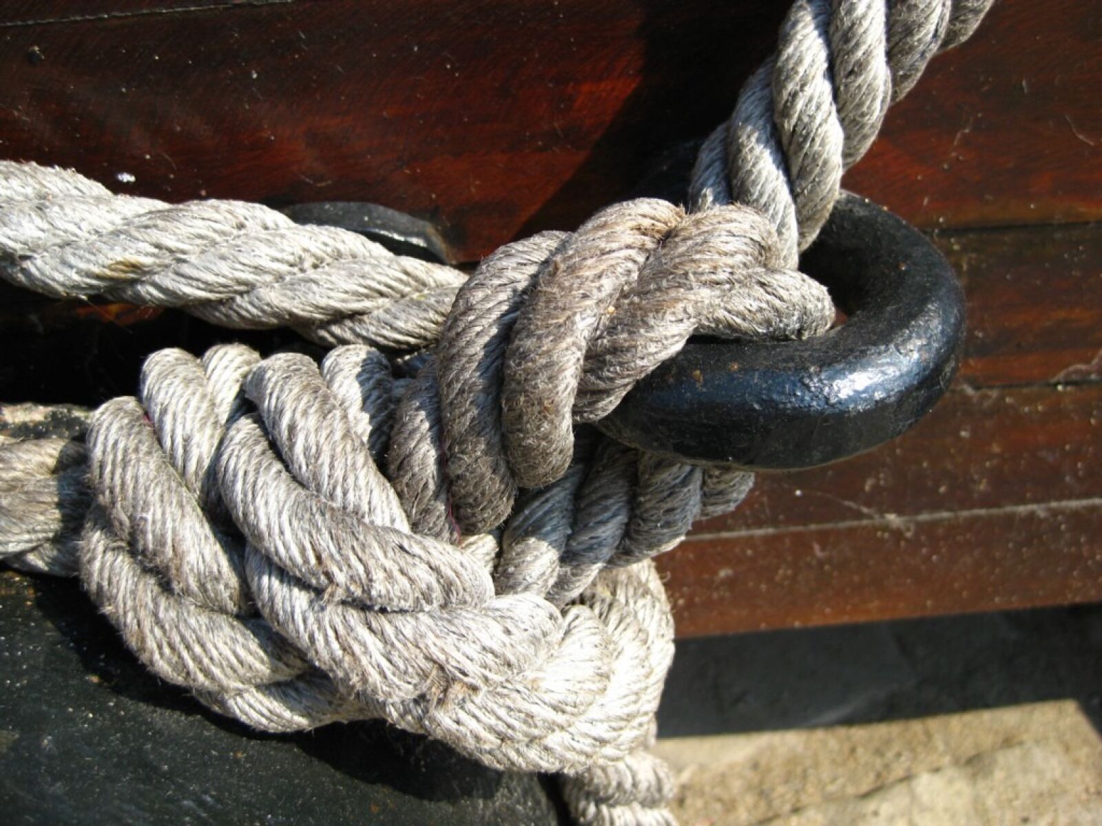 Canon PowerShot SD1100 IS (Digital IXUS 80 IS / IXY Digital 20 IS) sample photo. Knot, thaw, rope photography