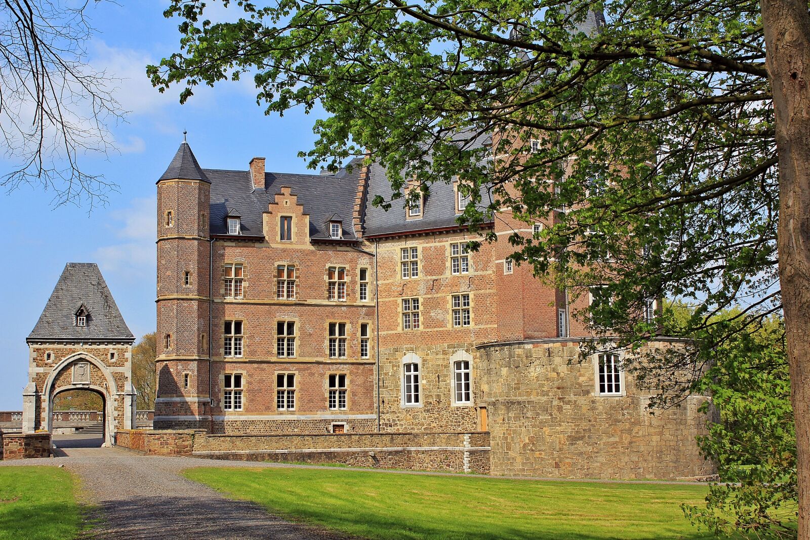 Canon EOS 550D (EOS Rebel T2i / EOS Kiss X4) sample photo. Castle, castle merode, park photography