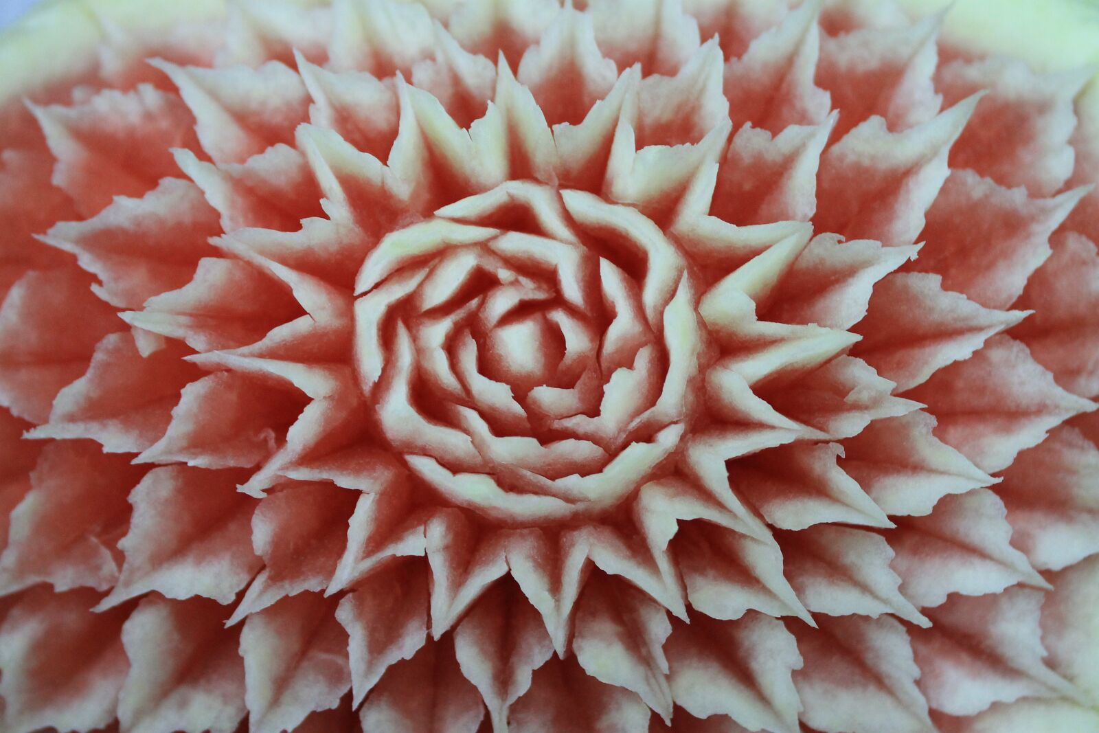 Canon EOS 1100D (EOS Rebel T3 / EOS Kiss X50) sample photo. Thai art, carving, thailand photography