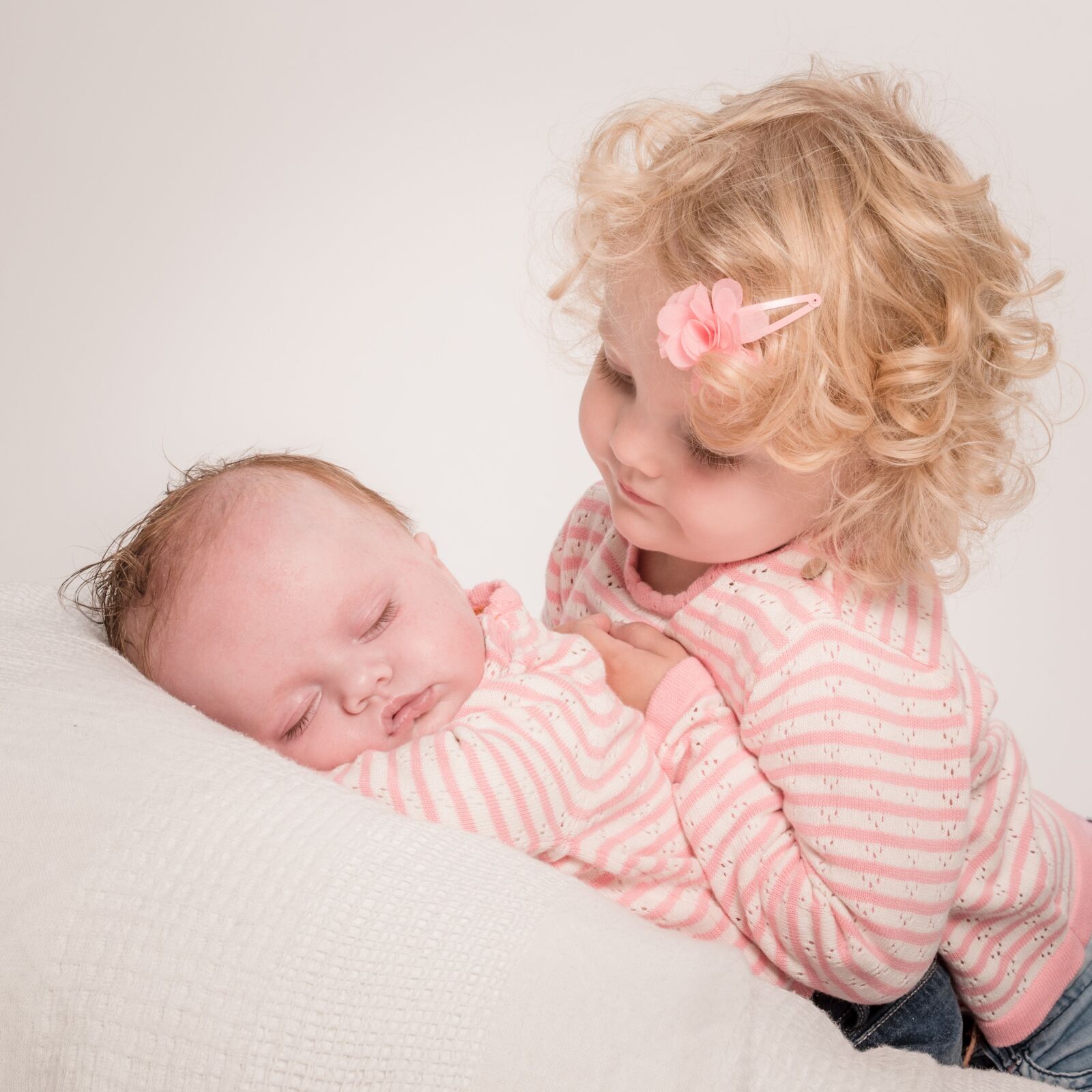 Nikon D800 sample photo. Sisters, sister, baby photography