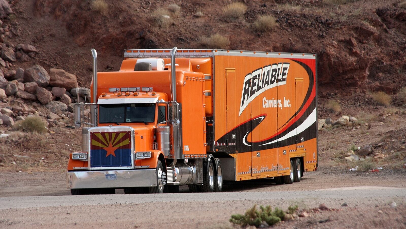 Canon EOS 1000D (EOS Digital Rebel XS / EOS Kiss F) sample photo. Truck, usa, transport photography