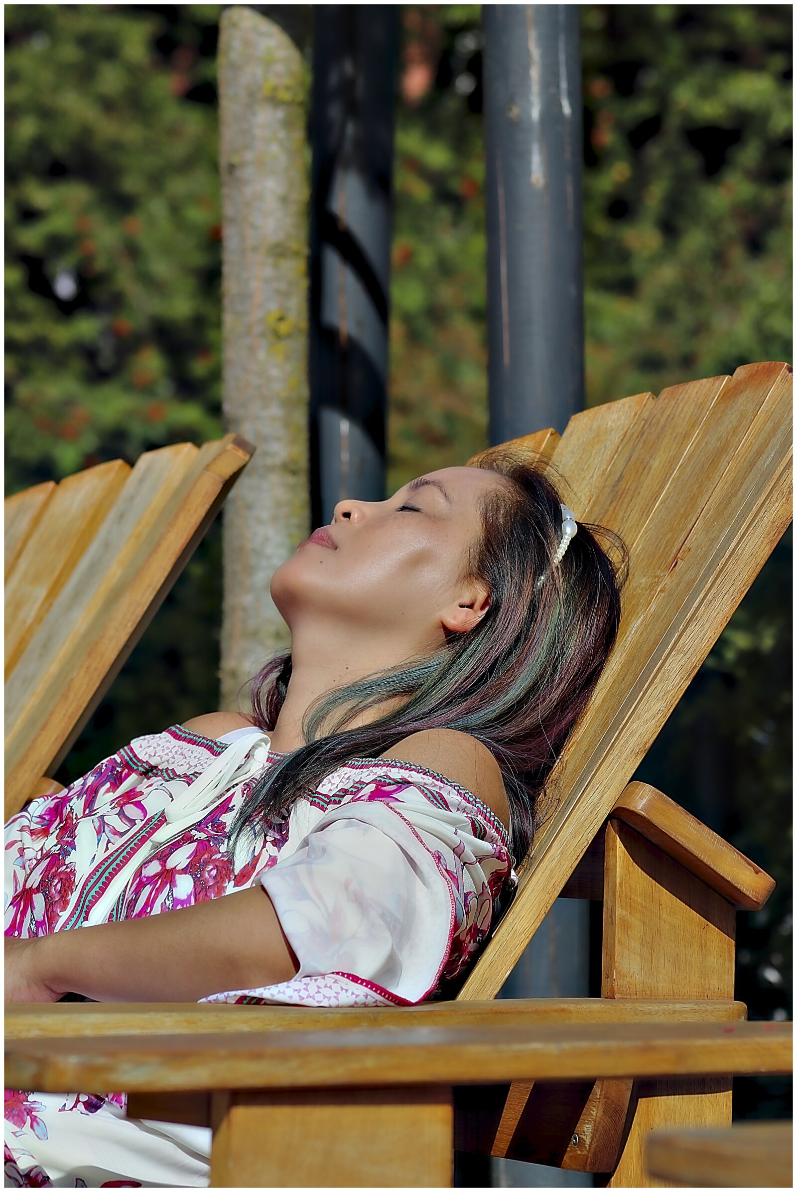 Canon EF75-300mm f/4-5.6 sample photo. Portrait, hair, sun chair photography