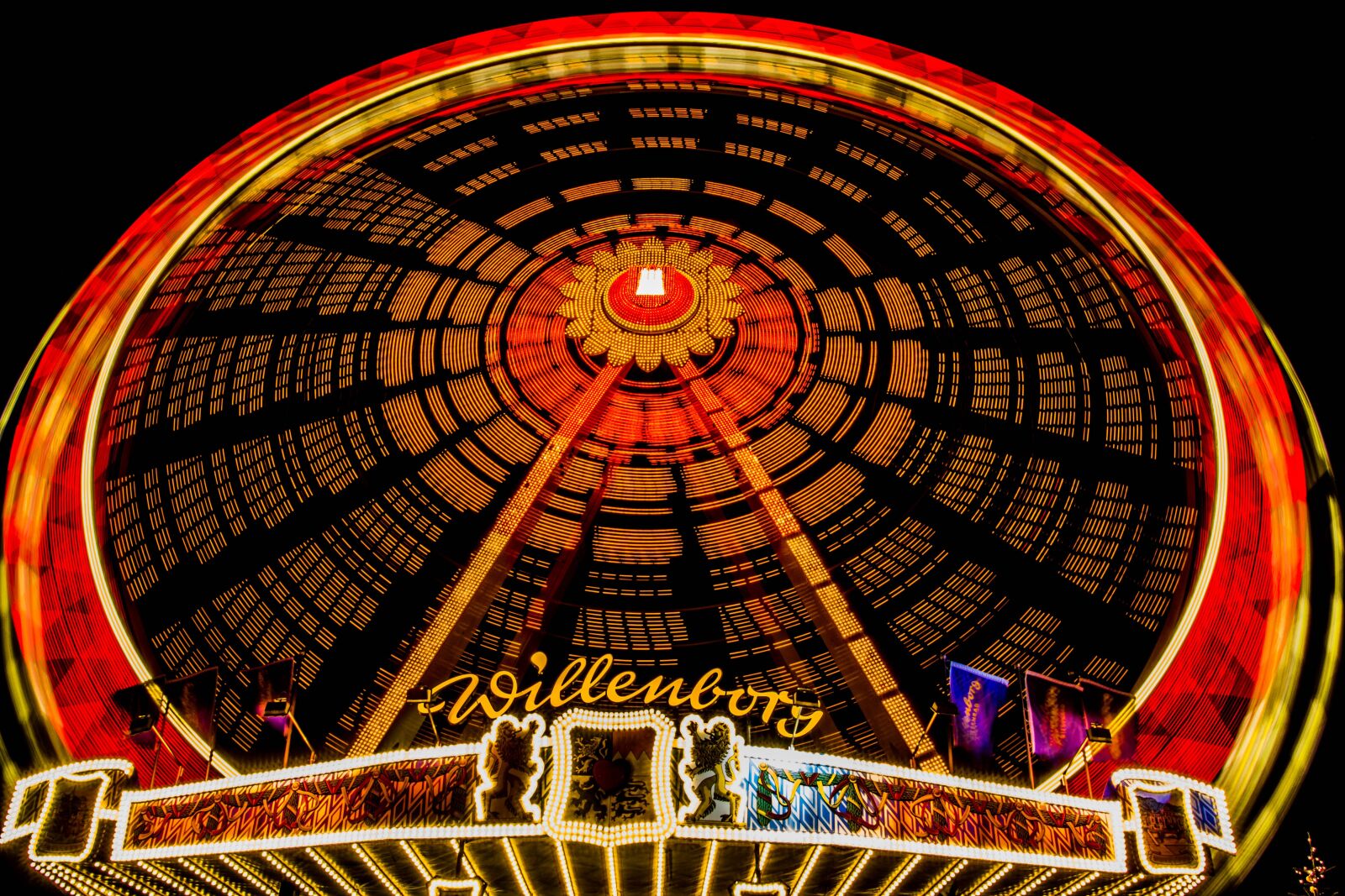 Canon EOS 600D (Rebel EOS T3i / EOS Kiss X5) sample photo. Lights, hamburger dom, ferris photography