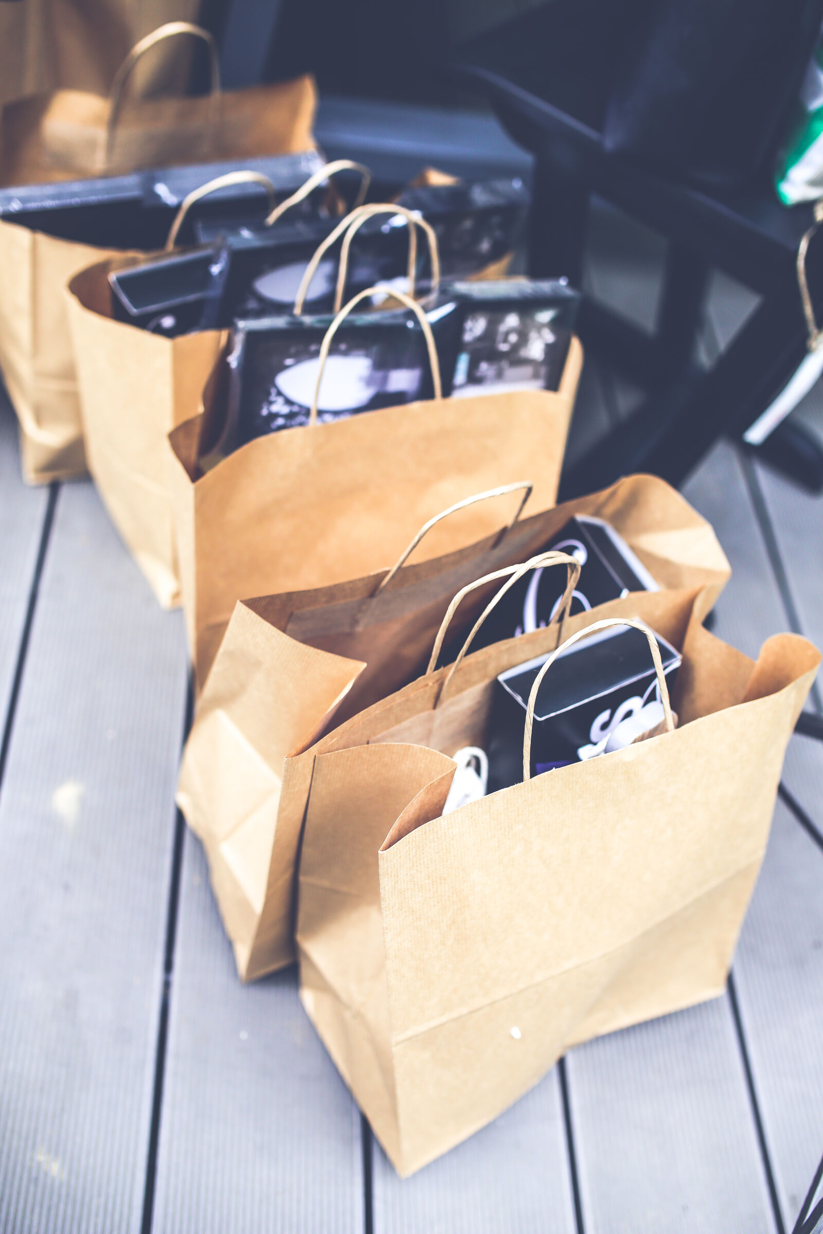 Canon EOS 6D + Sigma 35mm F1.4 DG HSM Art sample photo. Shopping, bags photography