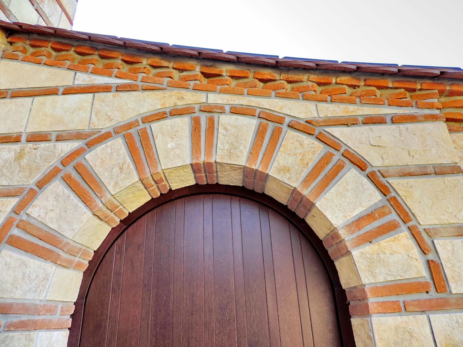 Nikon Coolpix P520 sample photo. Front door, roof, architecture photography