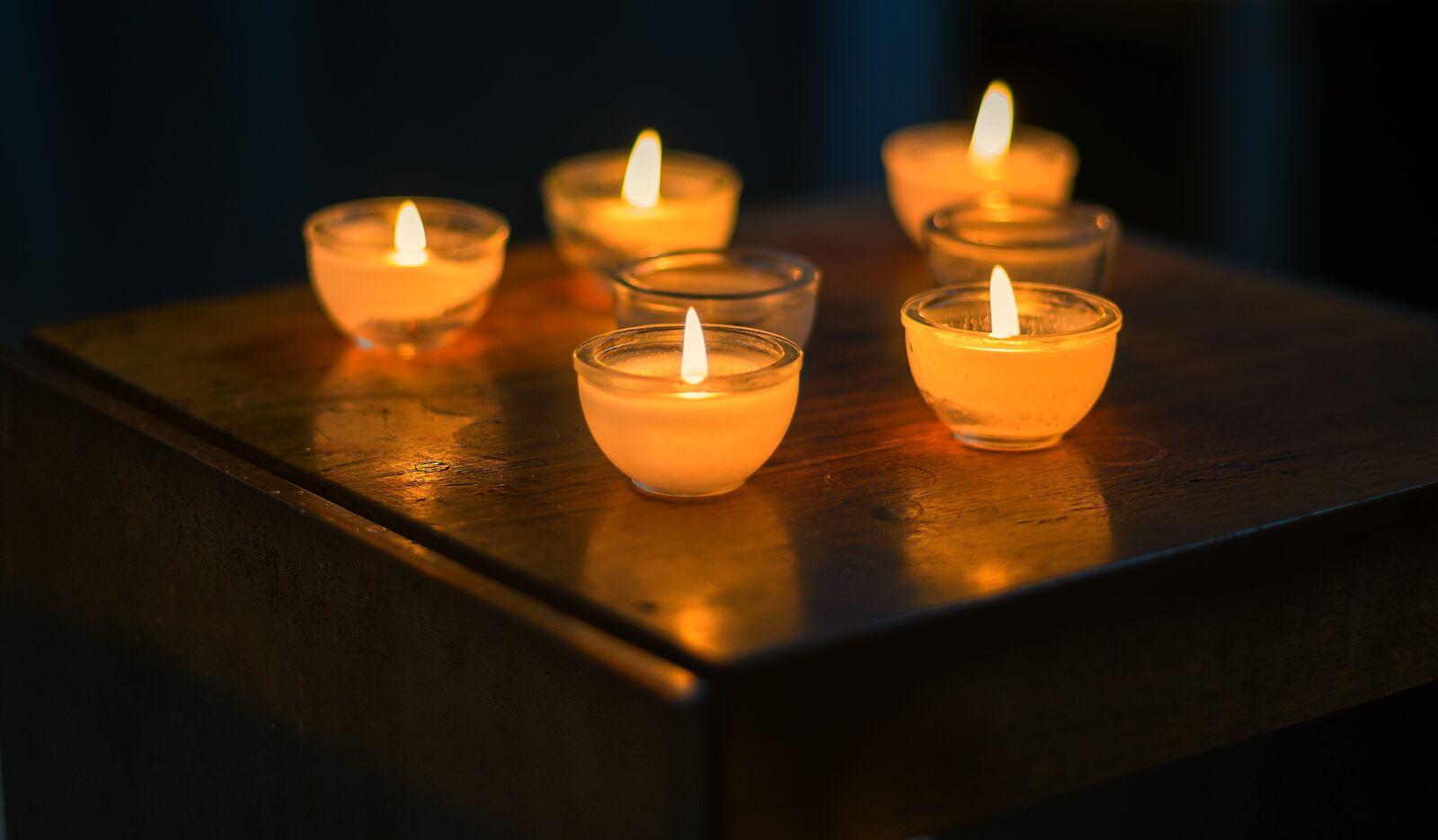 Sony a7 II + Sony DT 50mm F1.8 SAM sample photo. Background, candles, tea lights photography