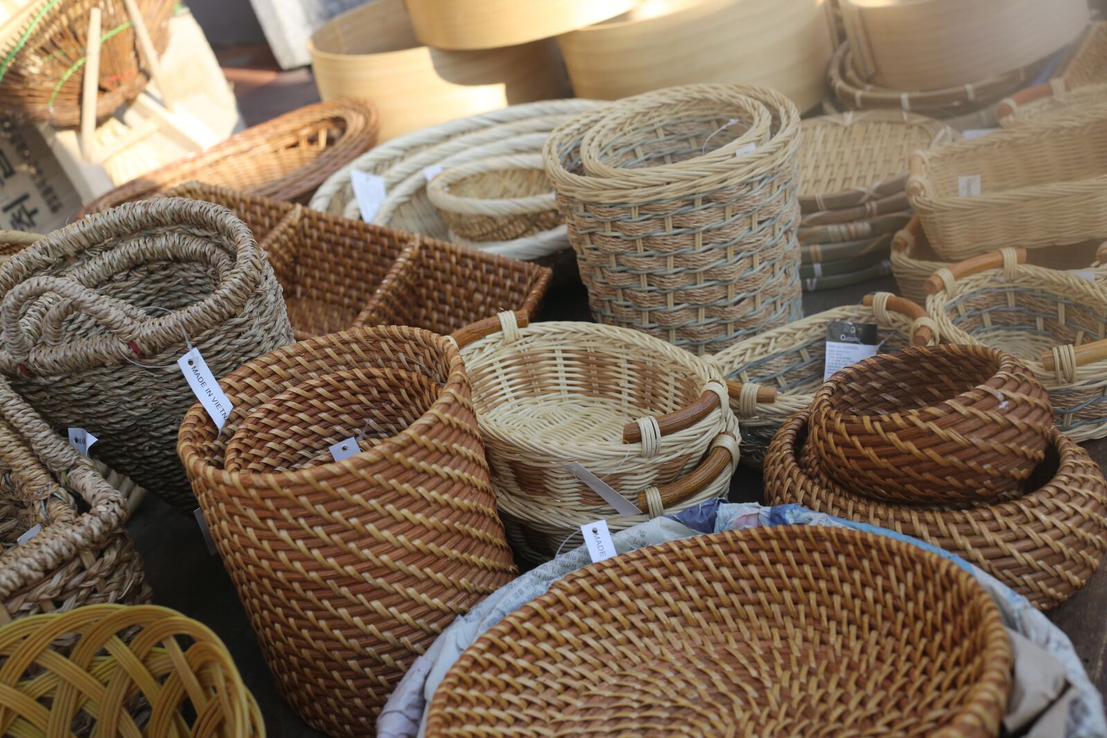 Canon EF 40mm F2.8 STM sample photo. Basket, market, food photography