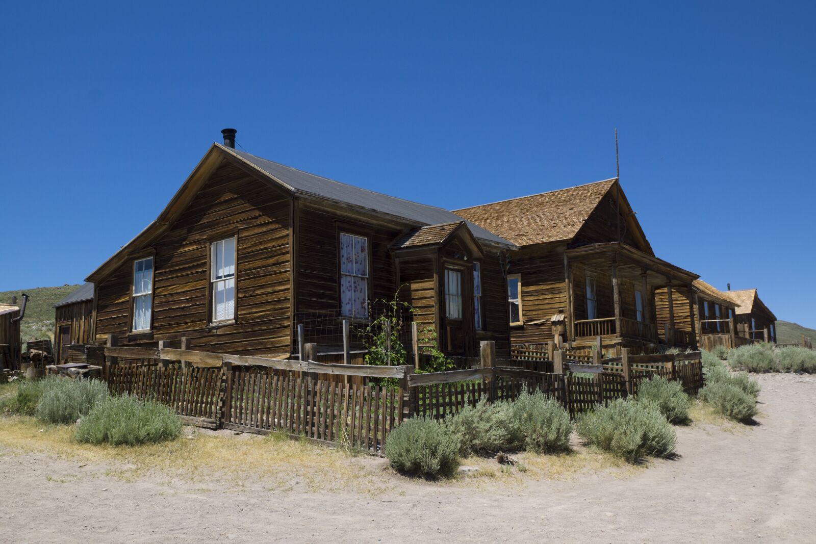 Sony SLT-A77 + Sony DT 16-50mm F2.8 SSM sample photo. Abandoned, house, bodie photography