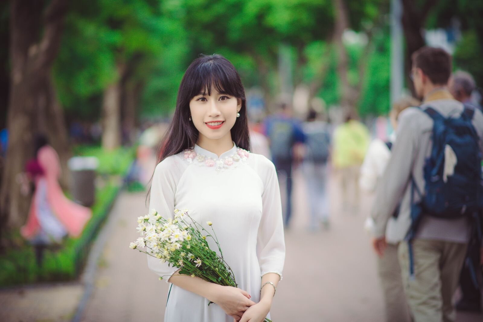 Nikon D750 sample photo. Girl, smile, walking photography
