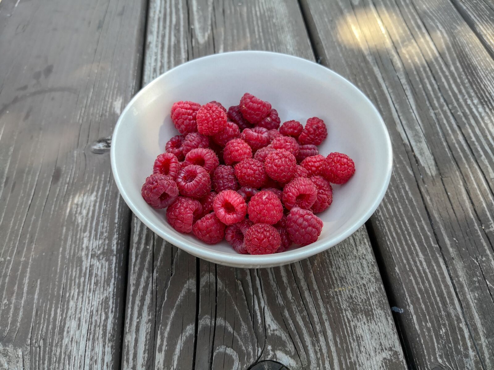 HUAWEI Mate 10 Pro sample photo. Raspberries, fruit, for photography