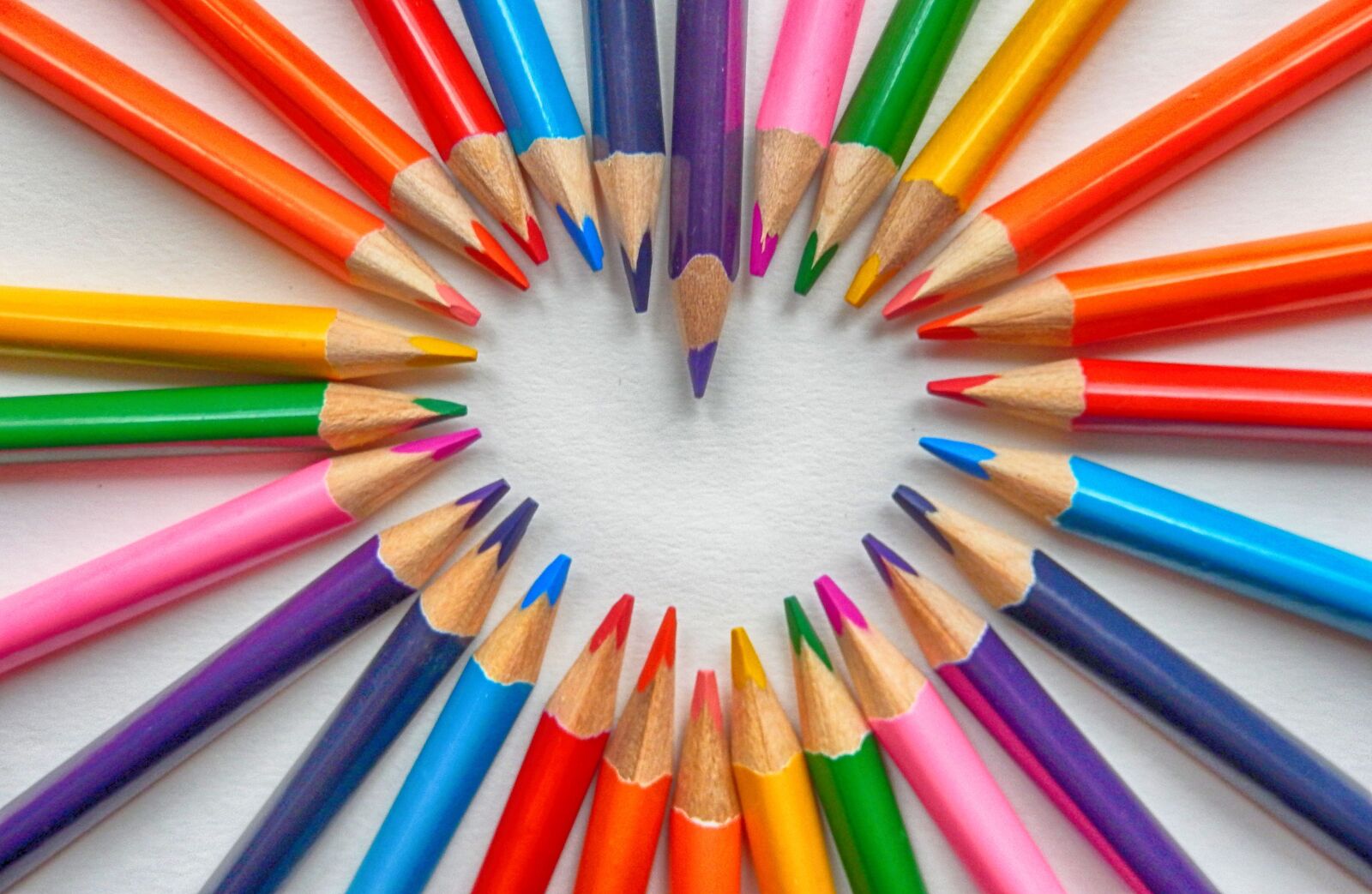 Nikon COOLPIX S9400 sample photo. Colored pencils, heart, love photography