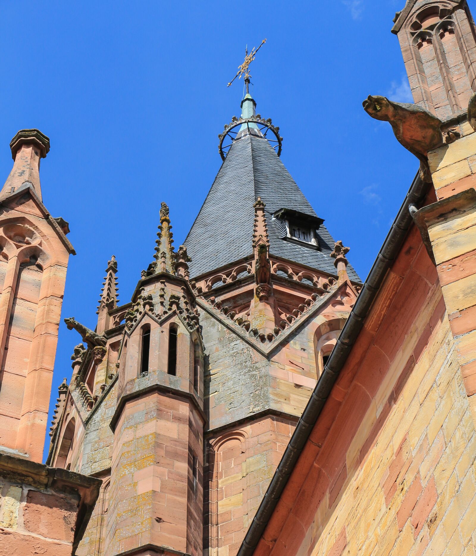 Canon EOS 700D (EOS Rebel T5i / EOS Kiss X7i) sample photo. Church, gothic, gothic architecture photography