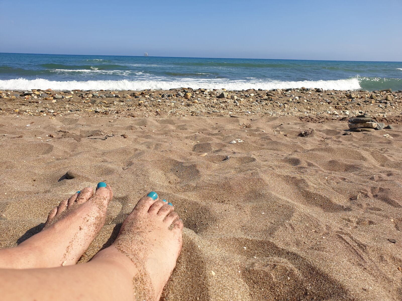 Samsung Galaxy S9 sample photo. Feet, beach, sea photography