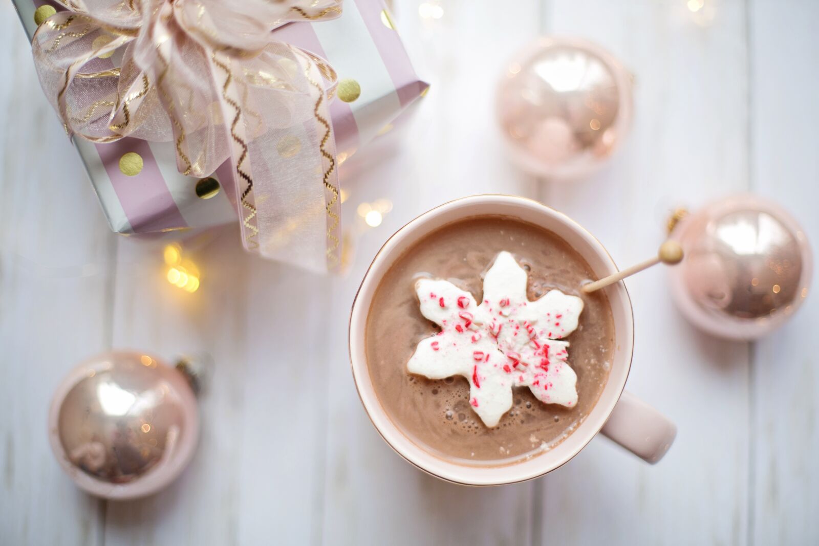 Canon EF 50mm F1.4 USM sample photo. Pink, christmas, hot chocolate photography