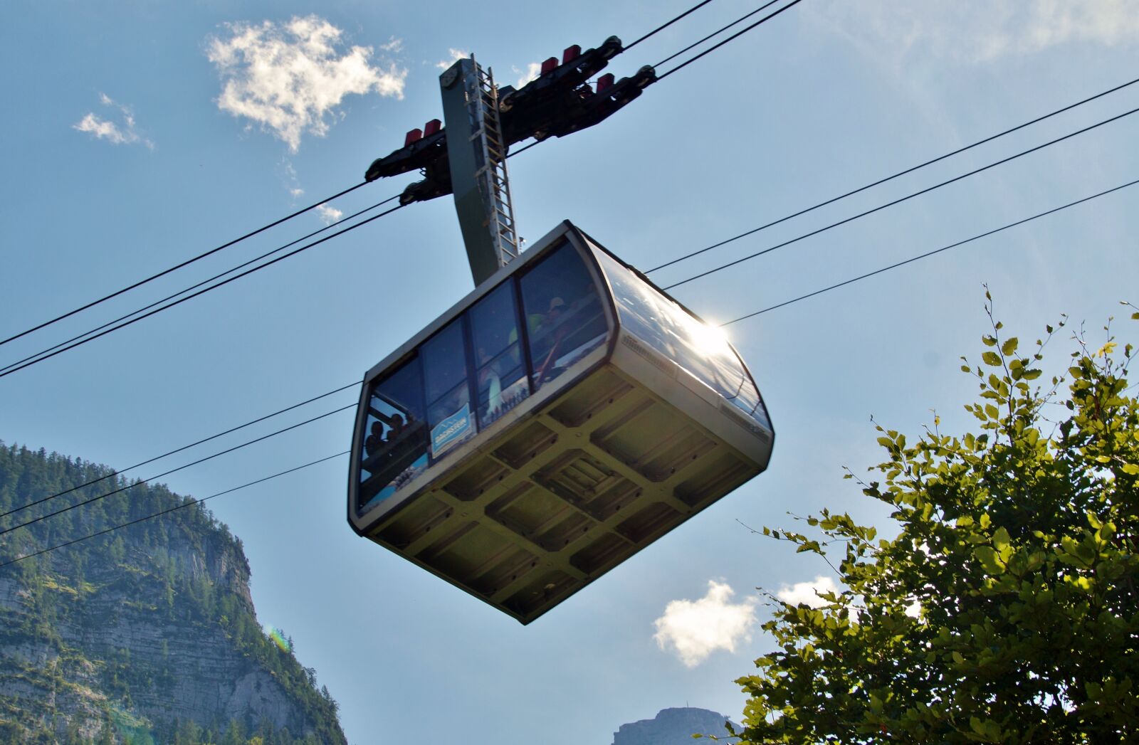 Sony SLT-A58 sample photo. Cableway, cabin, mountain photography