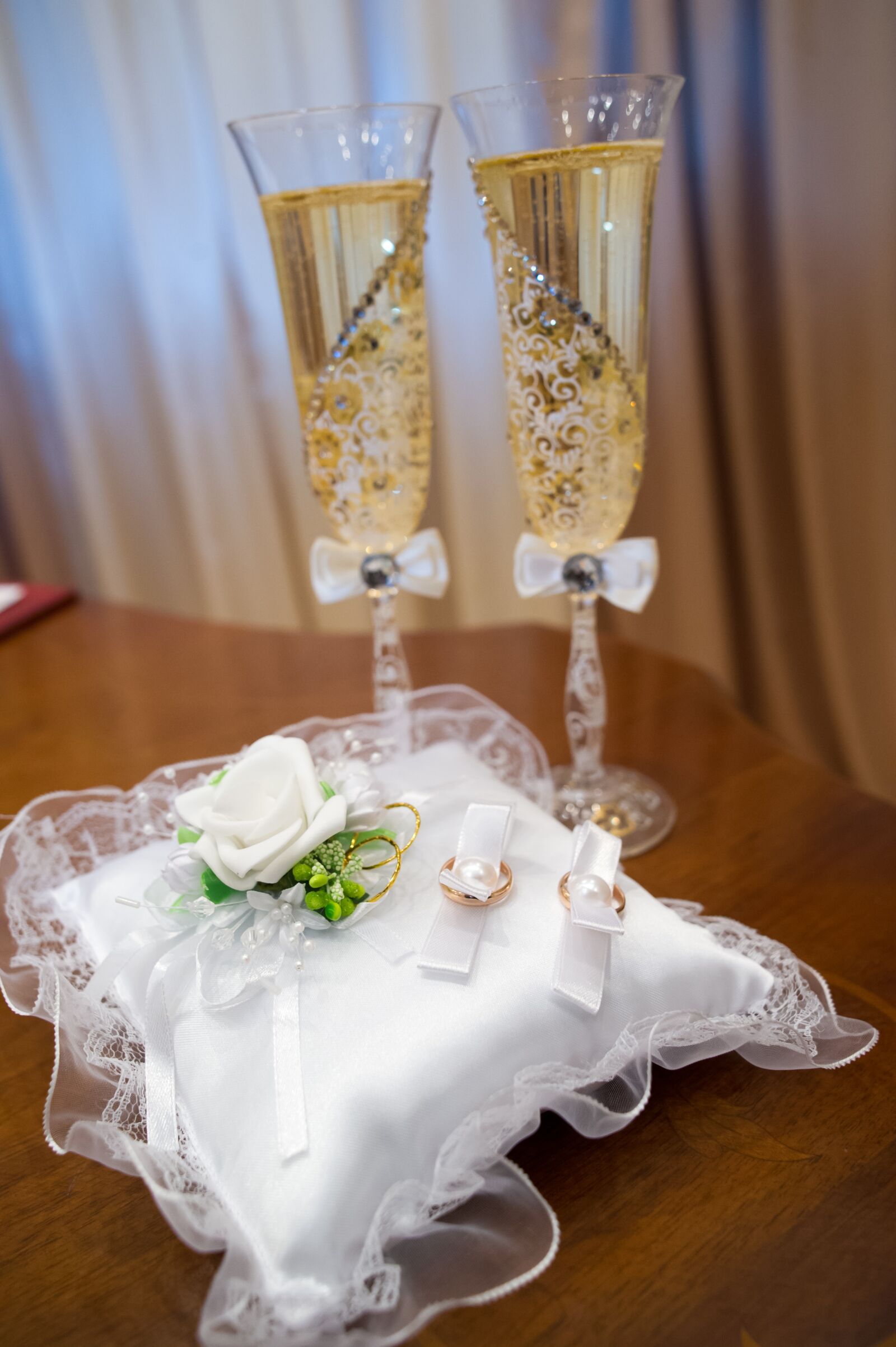 Nikon D3S sample photo. Wedding, exposure, wedding rings photography