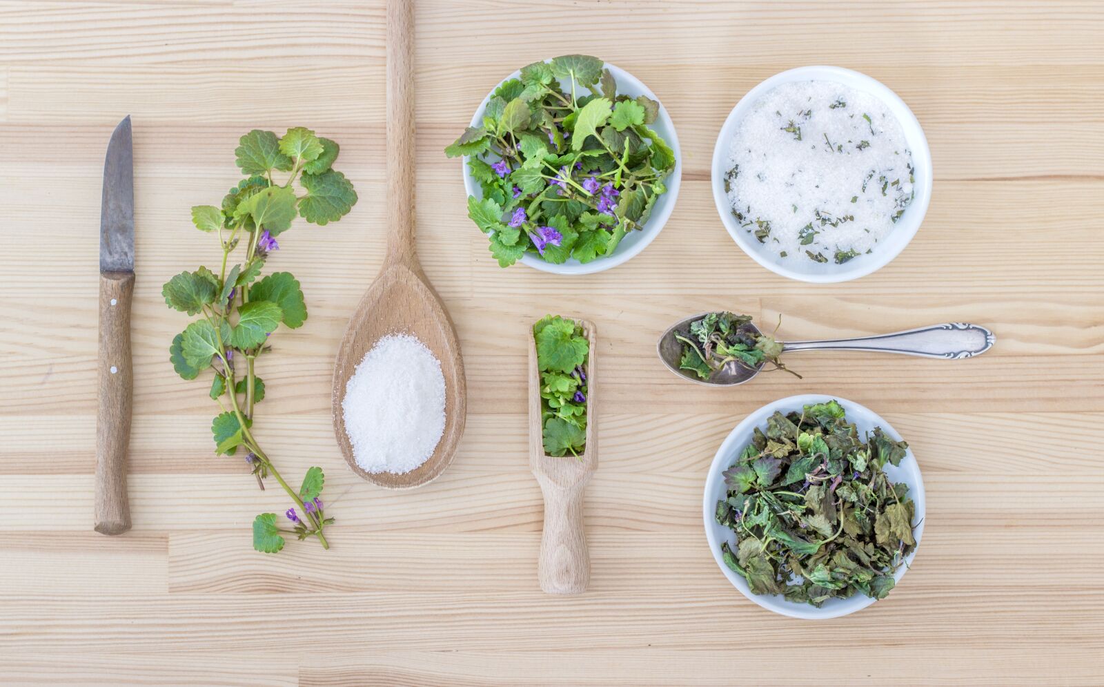 Canon EOS 600D (Rebel EOS T3i / EOS Kiss X5) + Canon EF 50mm F1.8 II sample photo. Herbs, salt, spoon photography