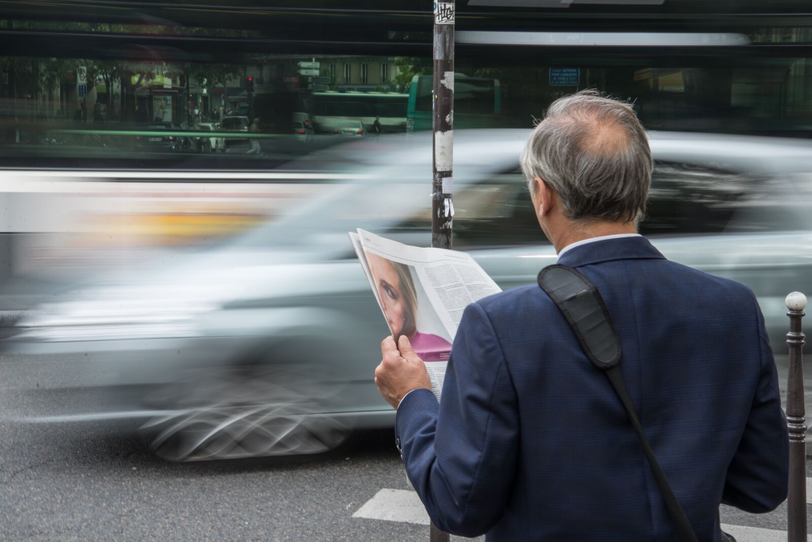 Nikon D600 sample photo. Man, news, paper photography