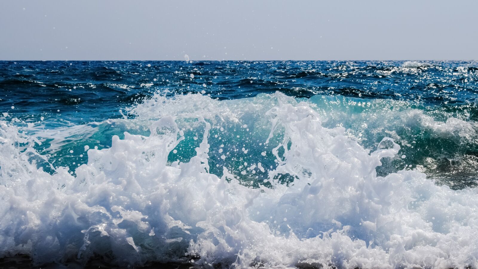 Nikon D3300 sample photo. Wave, smashing, drops photography