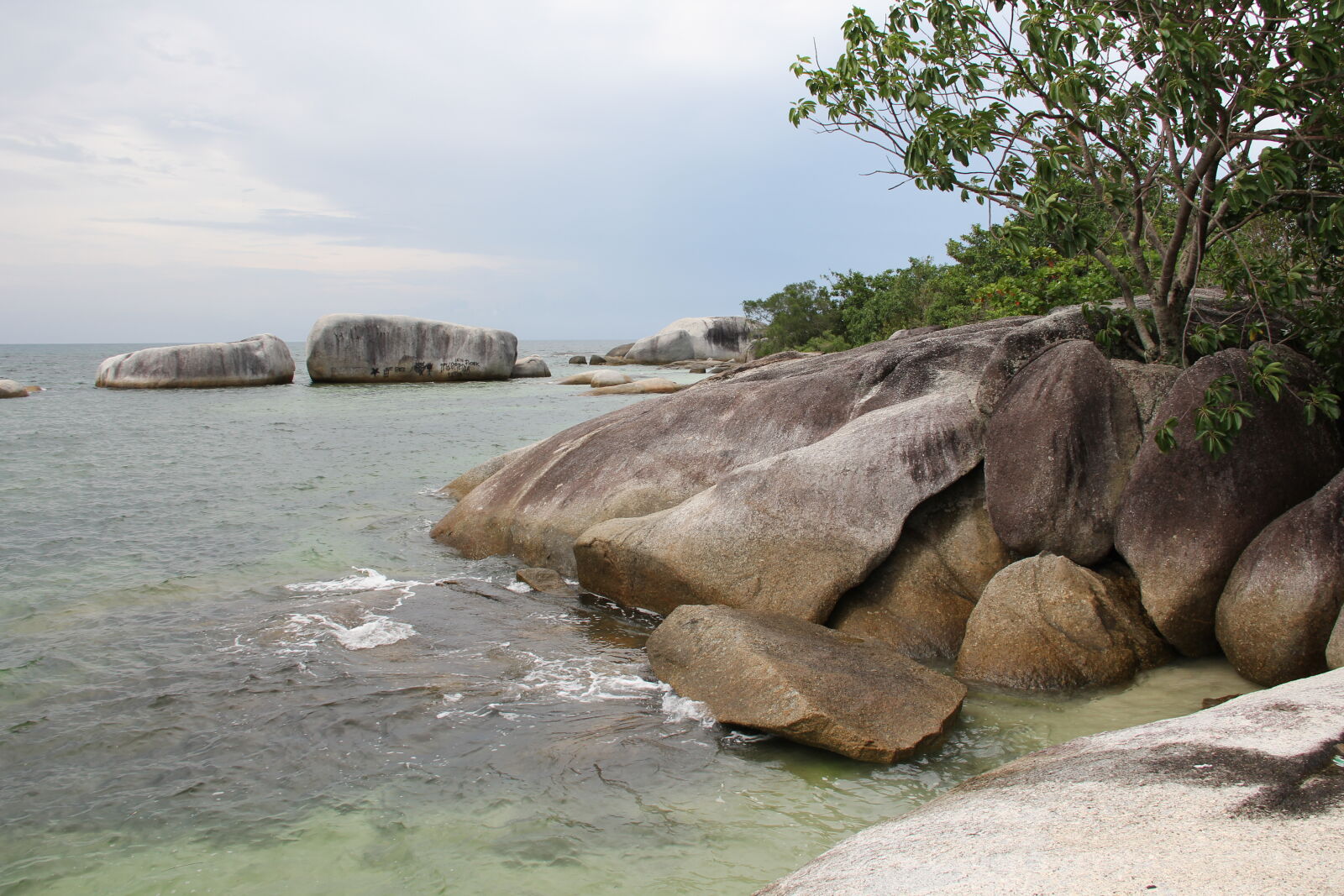 Canon EF-S 18-135mm F3.5-5.6 IS sample photo. Beach, belitung, cliff, coast photography