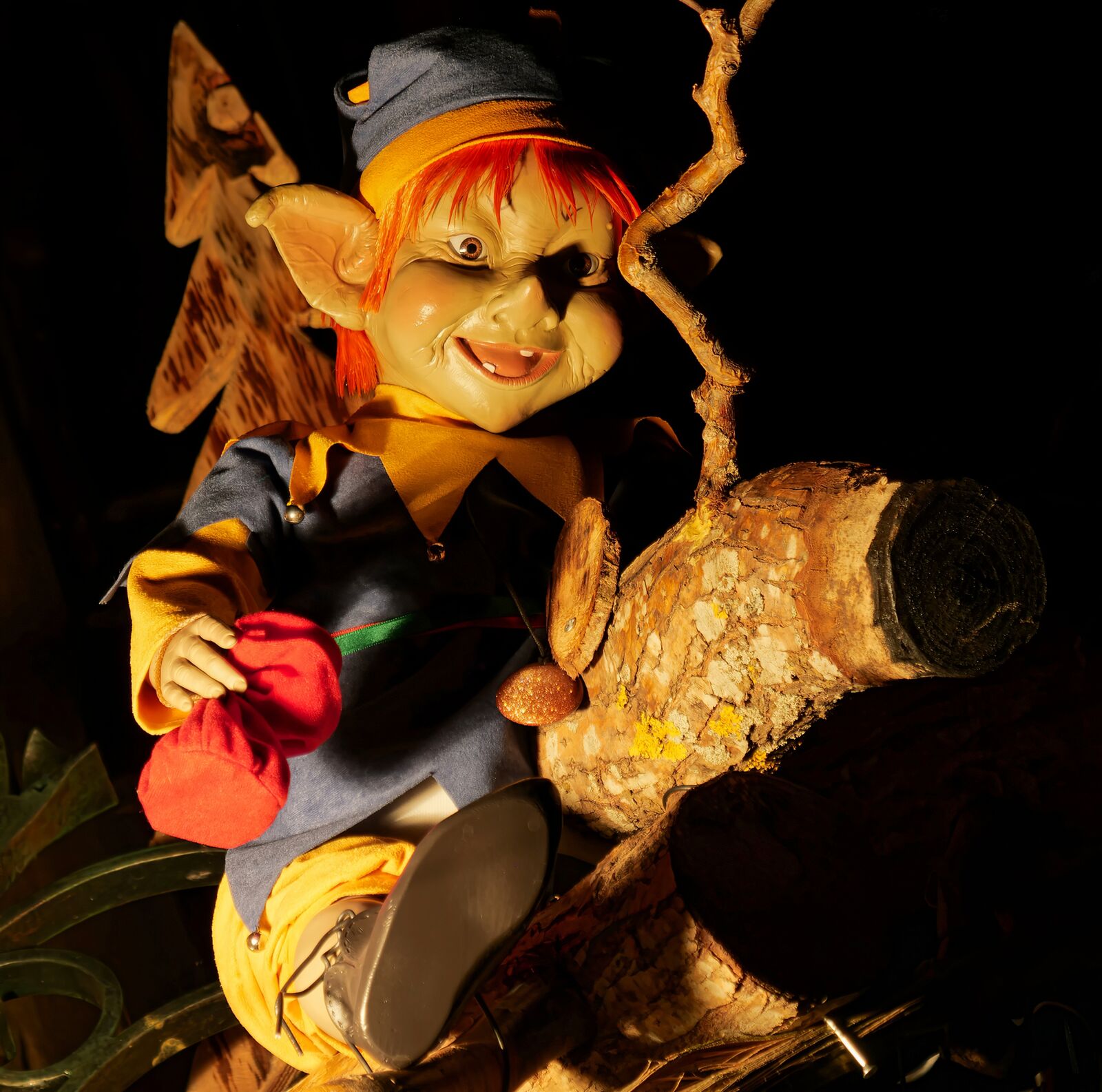 Panasonic Lumix DC-G9 sample photo. Goblin, christmas, dwarf photography