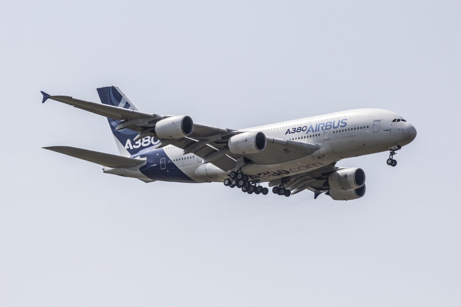 Canon EOS 600D (Rebel EOS T3i / EOS Kiss X5) sample photo. The airbus a380, airbus photography