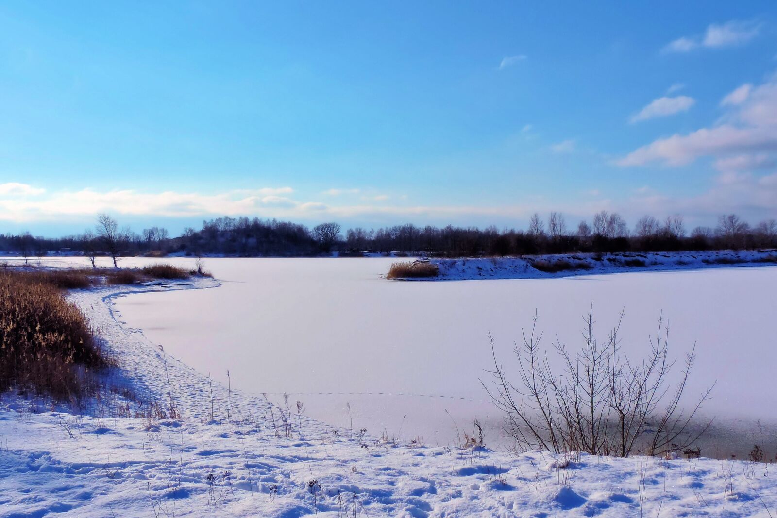 Nikon Coolpix P520 sample photo. Landscape, lake, frozen photography