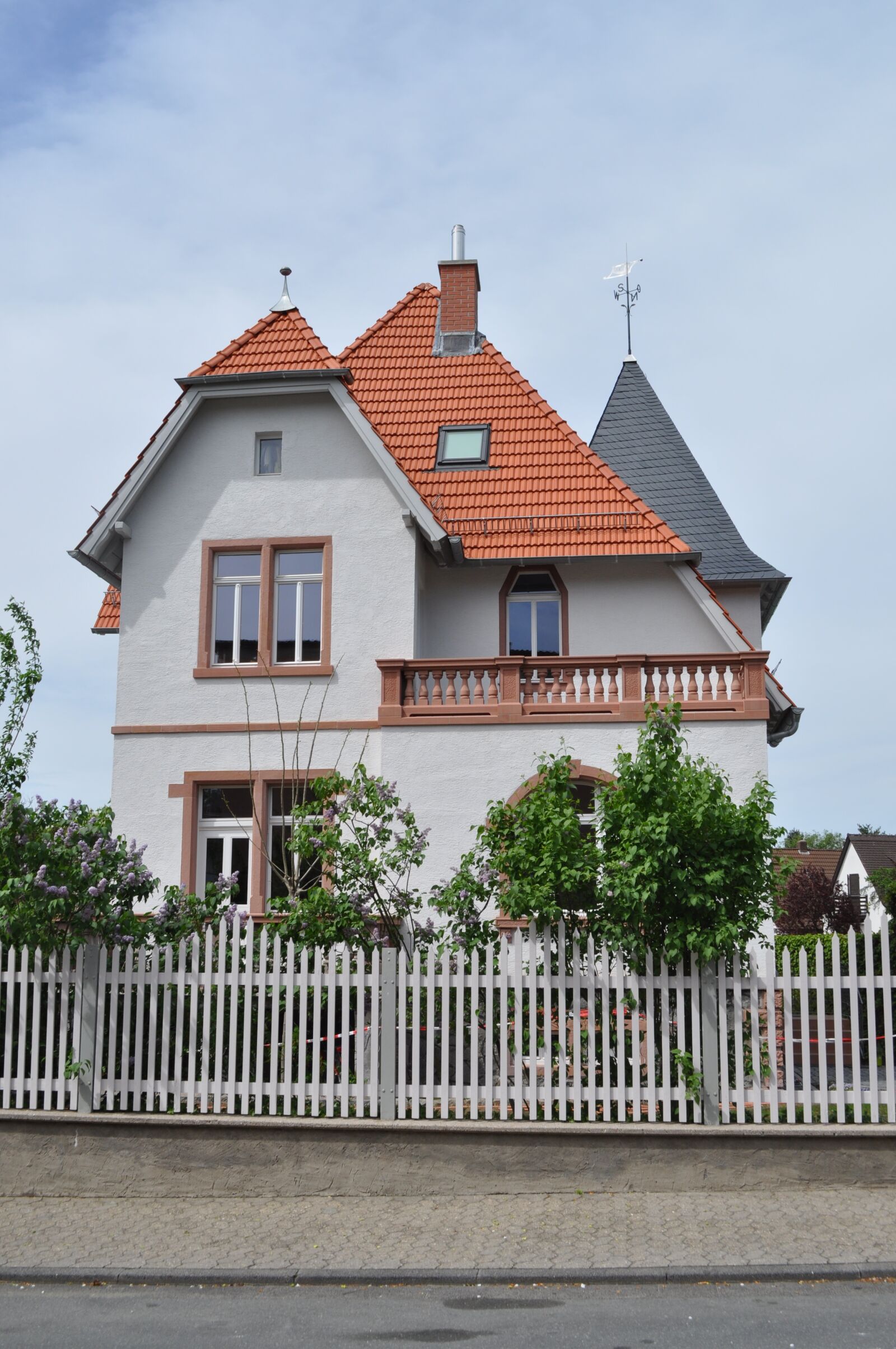 Nikon D5000 sample photo. Auerbach, house, front photography