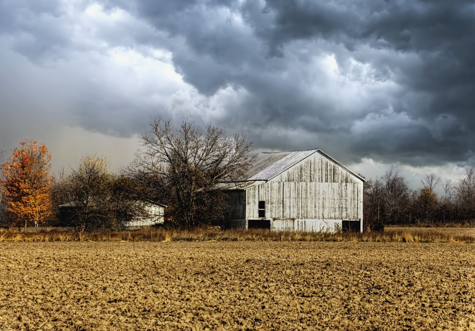 Canon EOS 5D Mark II sample photo. Storm, storm clouds, barn photography